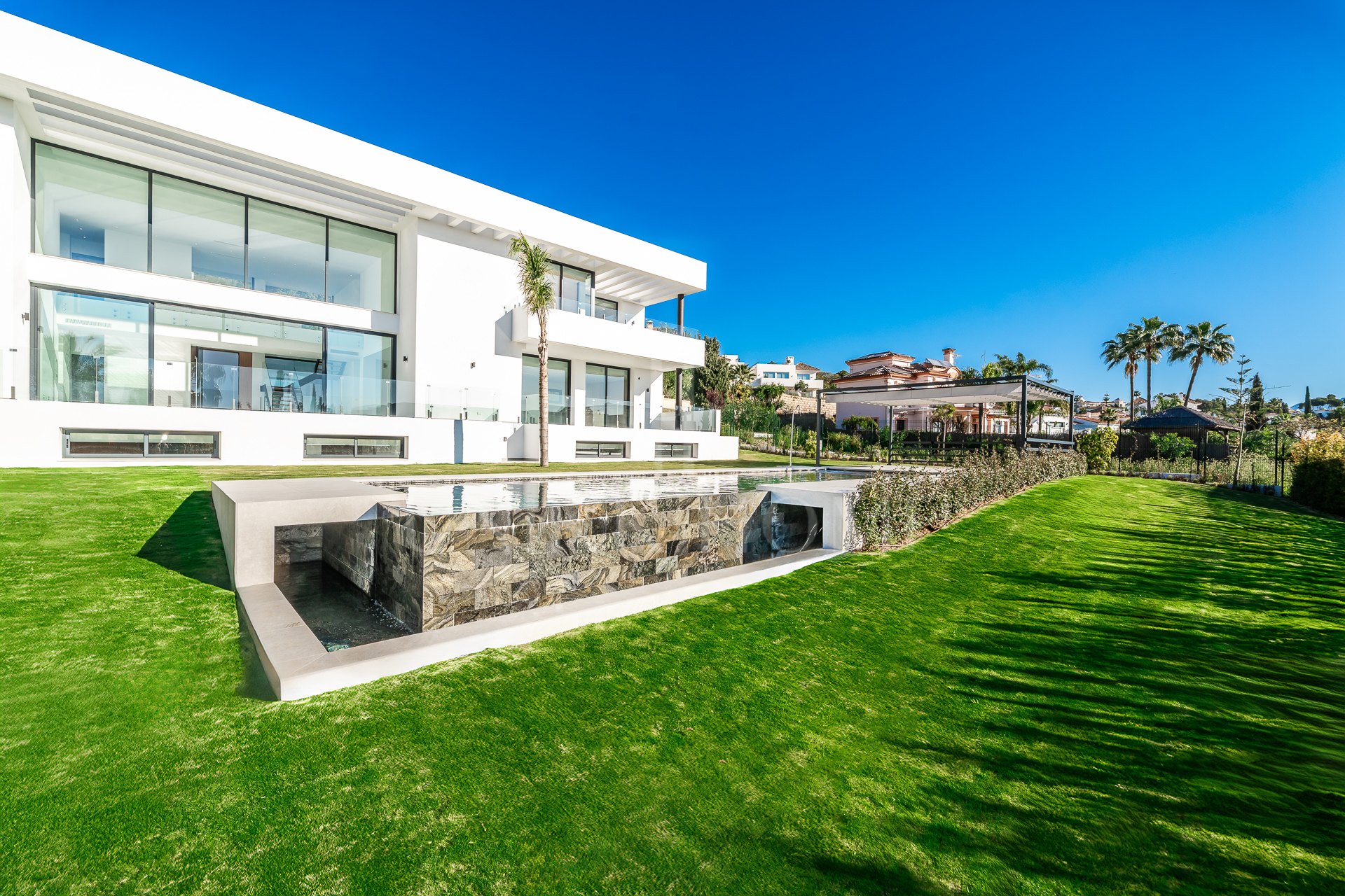 Villa en venta en Paraiso Alto, Benahavis