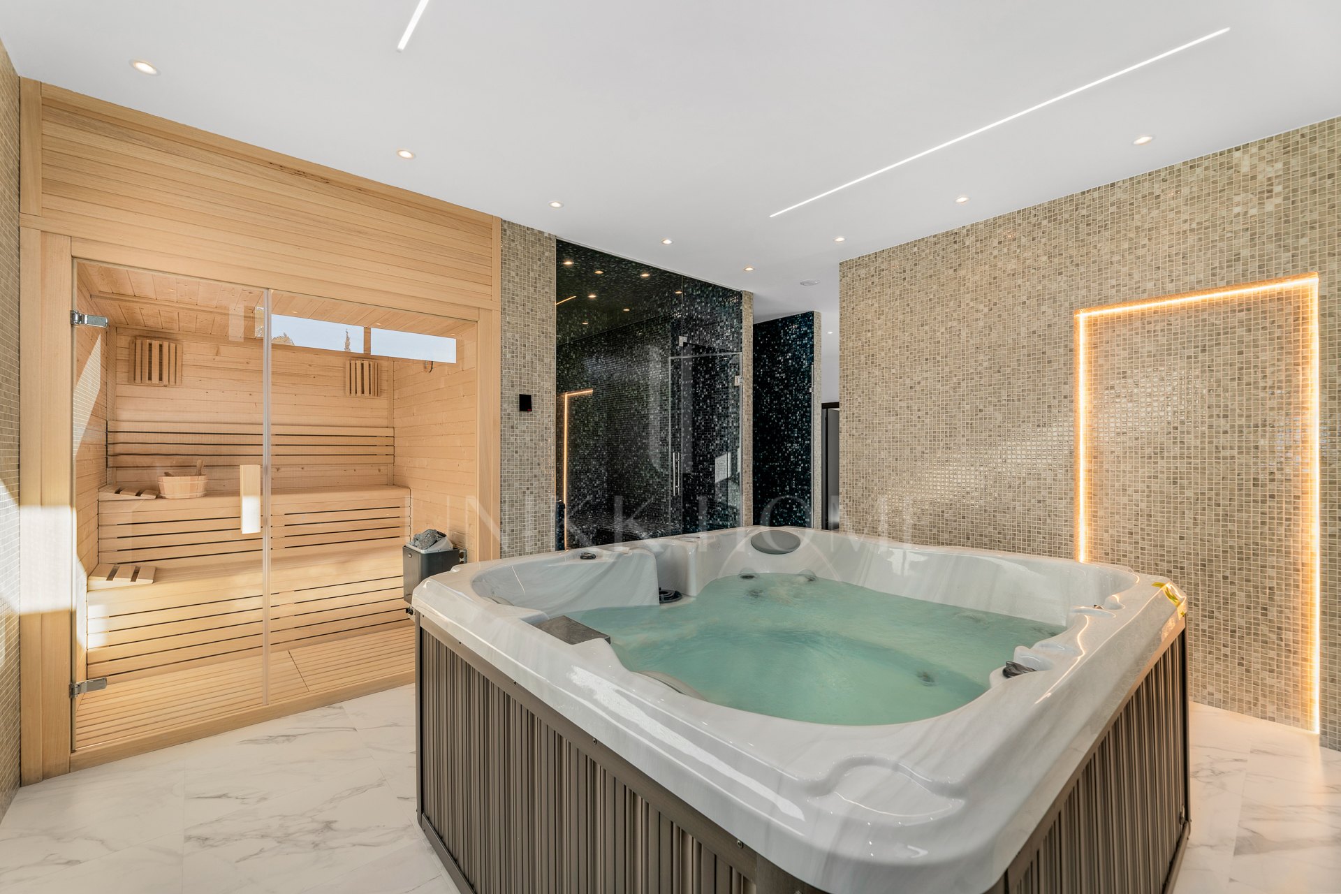 Villa en venta en Paraiso Alto, Benahavis