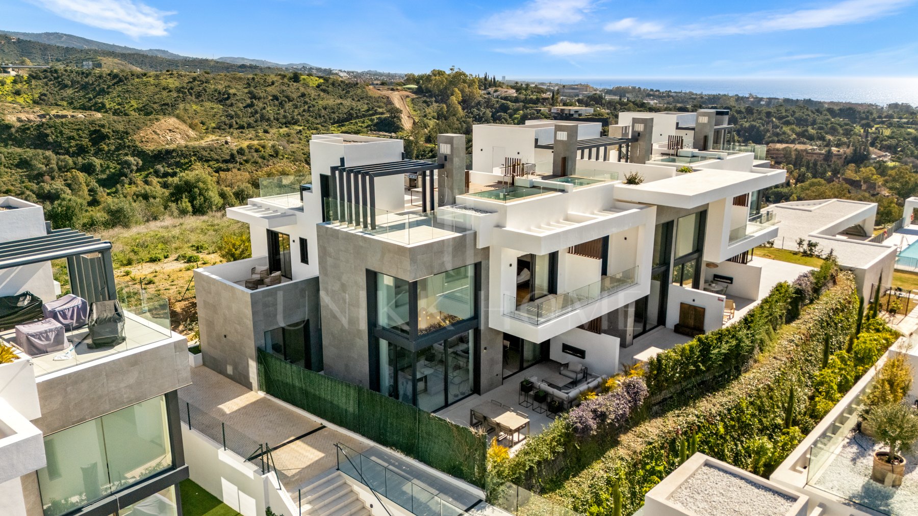 Semi Detached House for sale in Rio Real, Marbella East