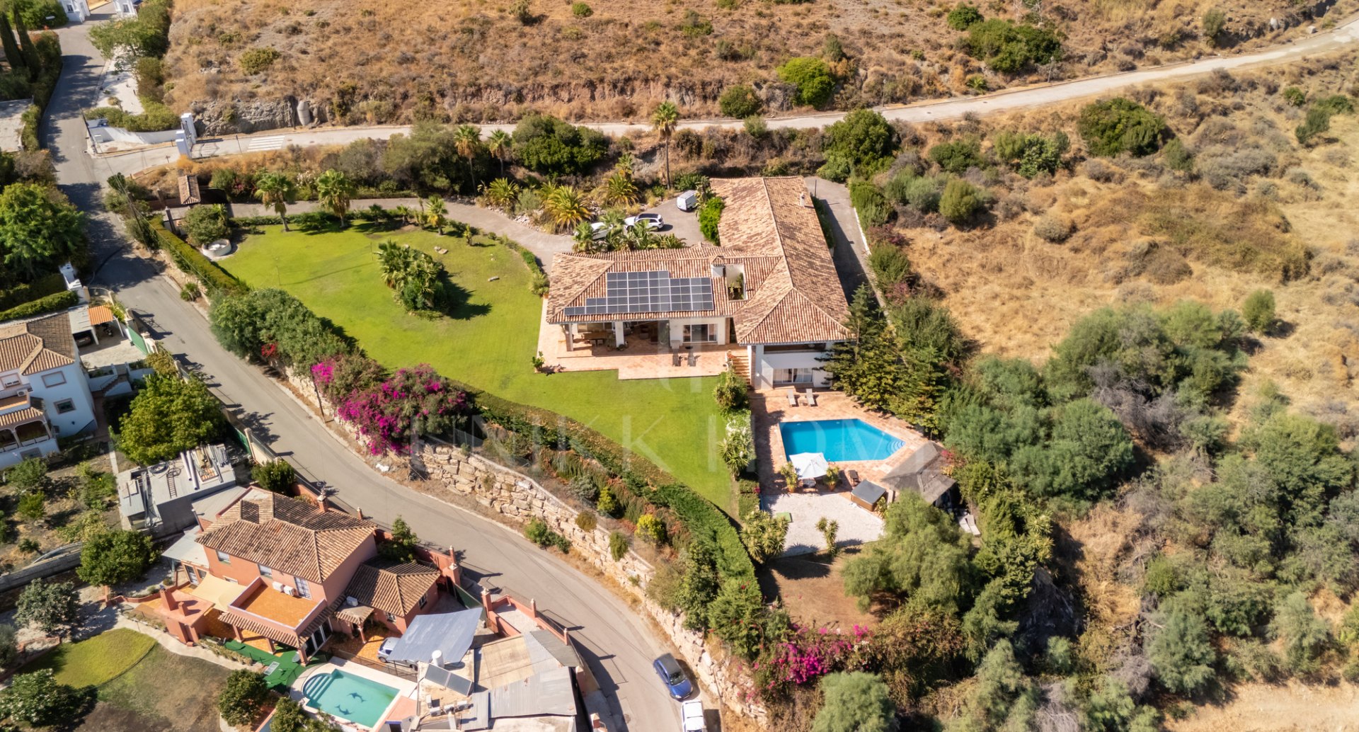 Villa en venta en Puerto del Almendro, Benahavis