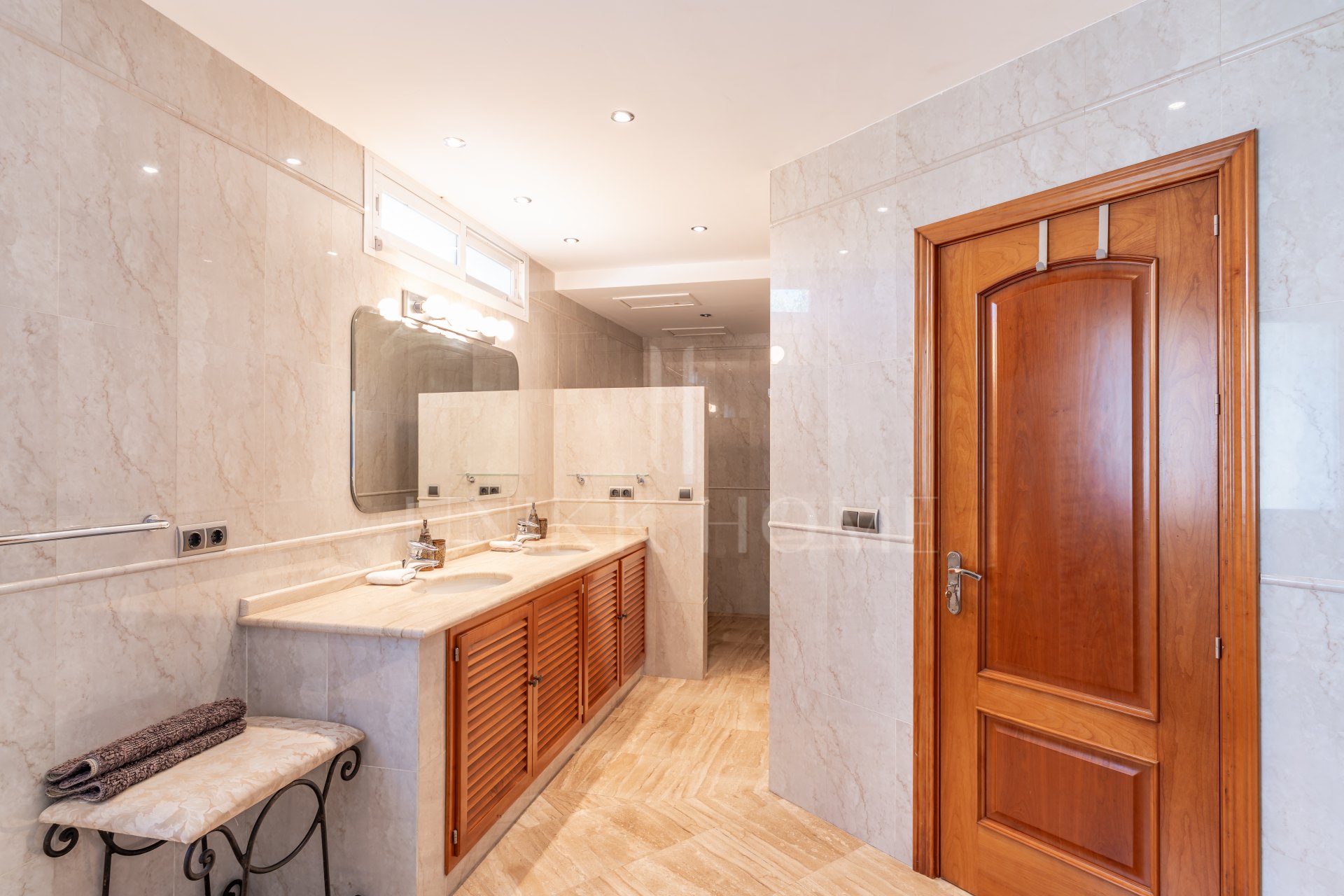 Villa en venta en Puerto del Almendro, Benahavis