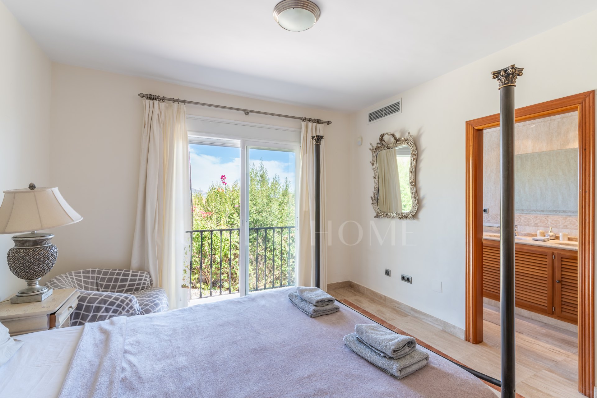 Villa en venta en Puerto del Almendro, Benahavis