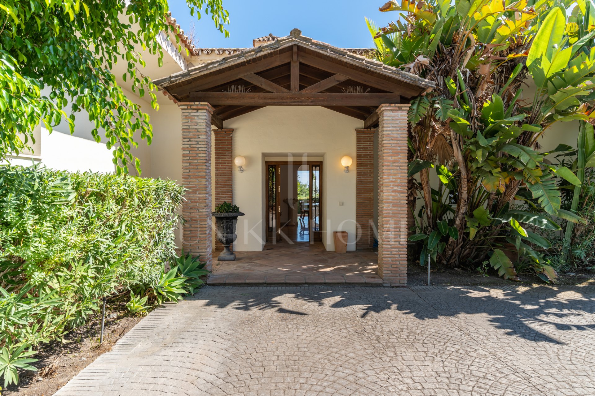Villa en venta en Puerto del Almendro, Benahavis