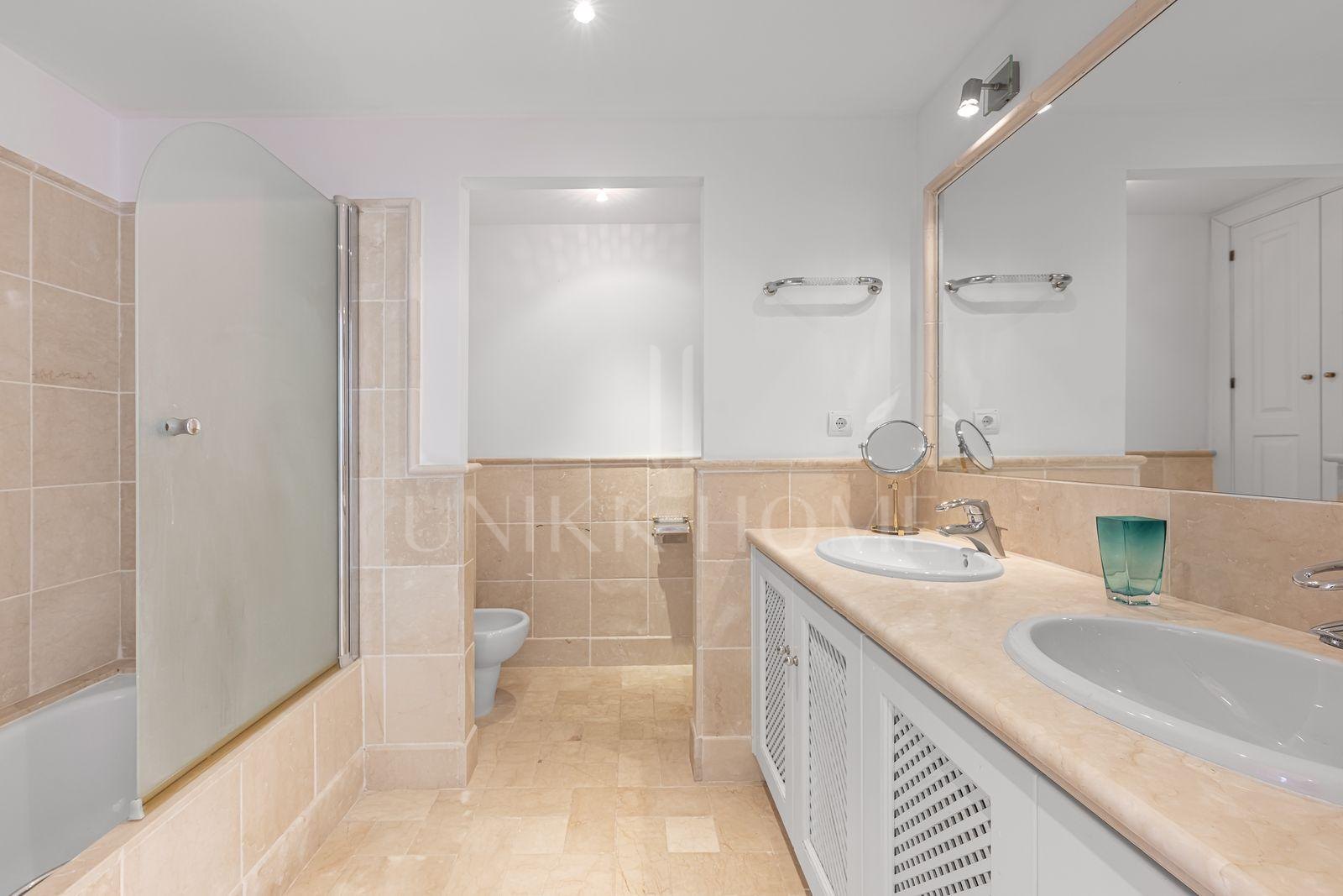 Apartamento en venta en Rio Real, Marbella Este