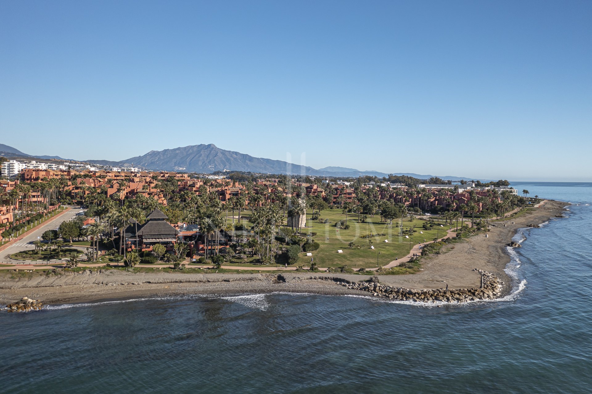 Ground Floor Apartment for sale in Menara Beach, Estepona East