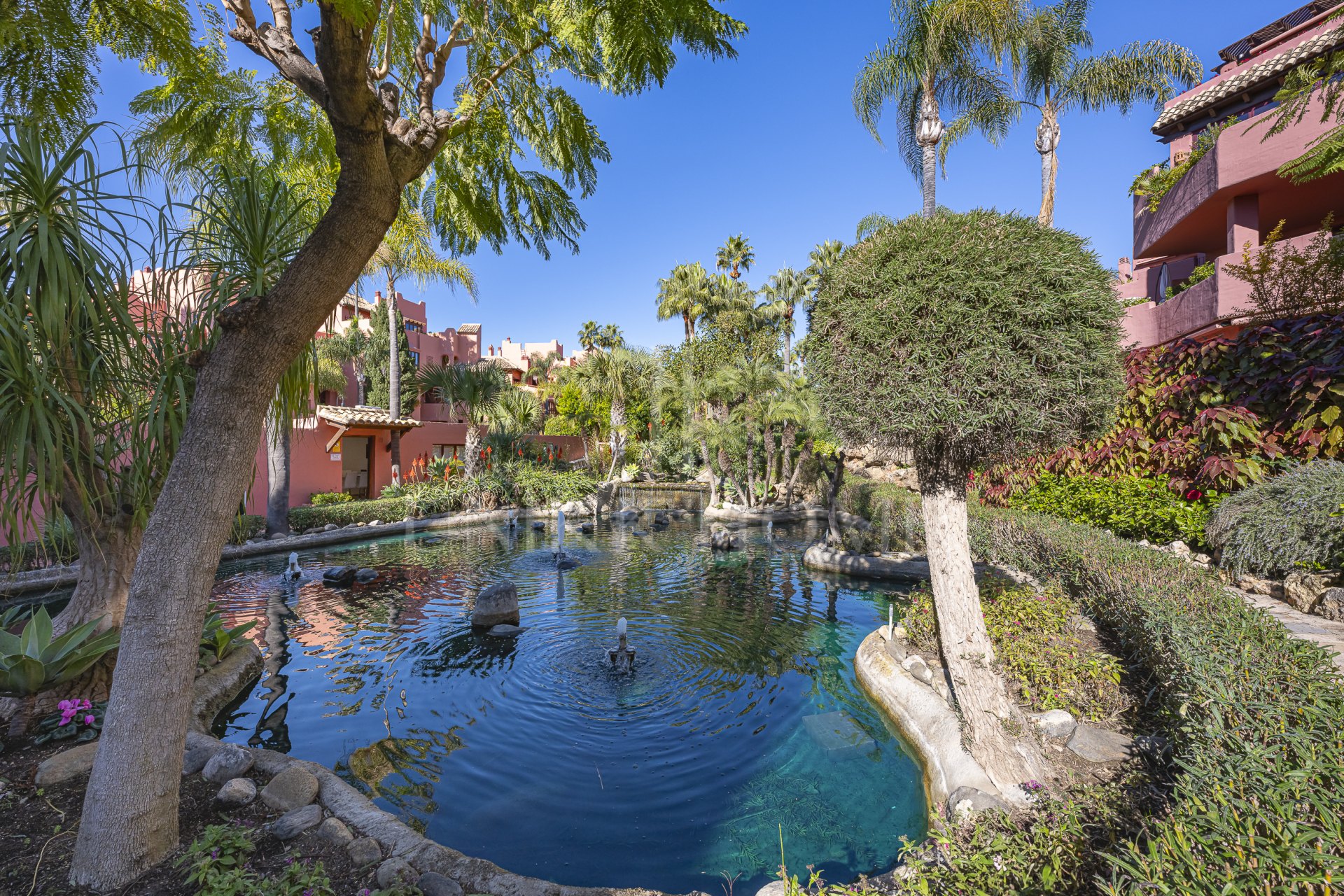 Ground Floor Apartment for sale in Menara Beach, Estepona East