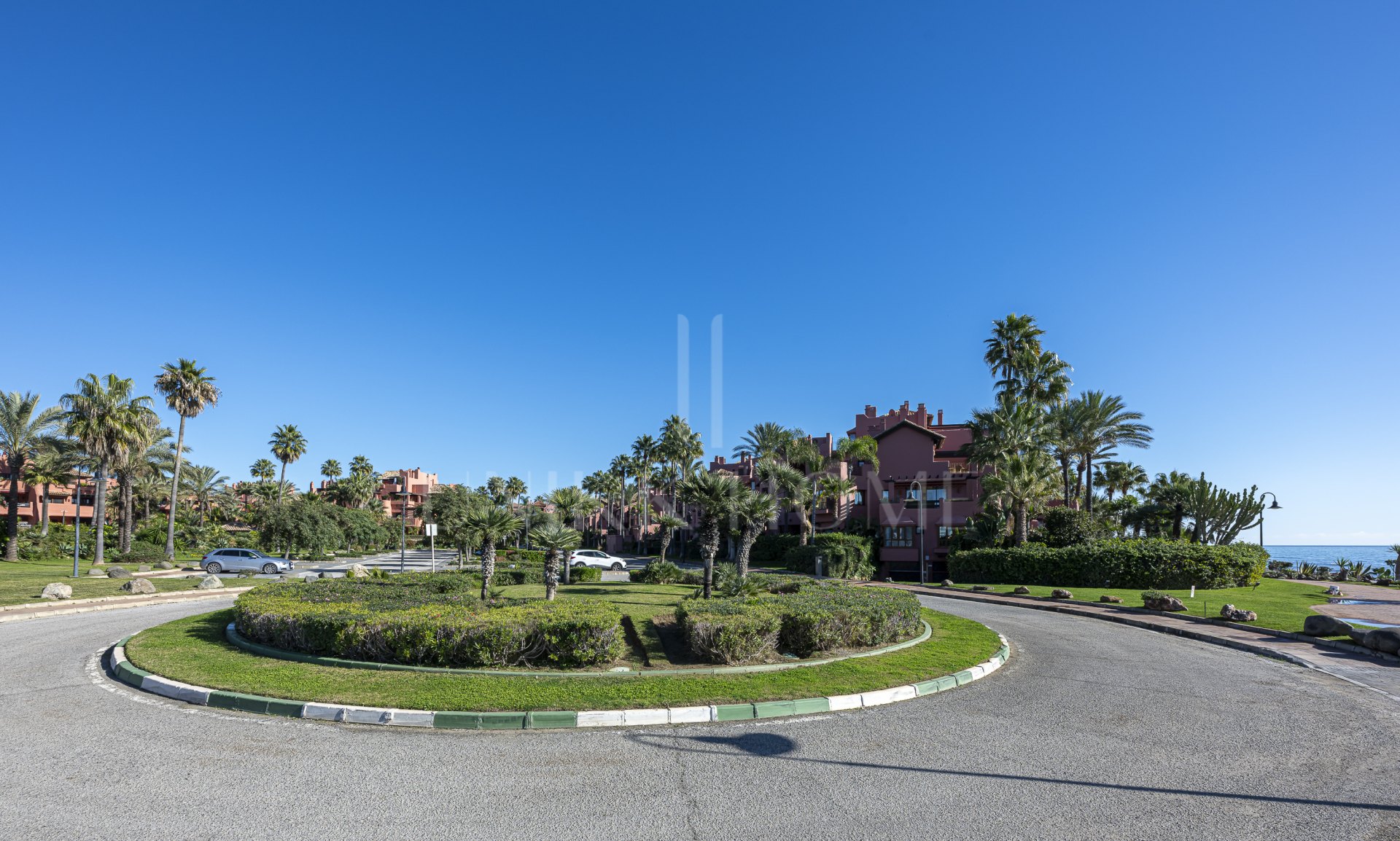 Ground Floor Apartment for sale in Menara Beach, Estepona East