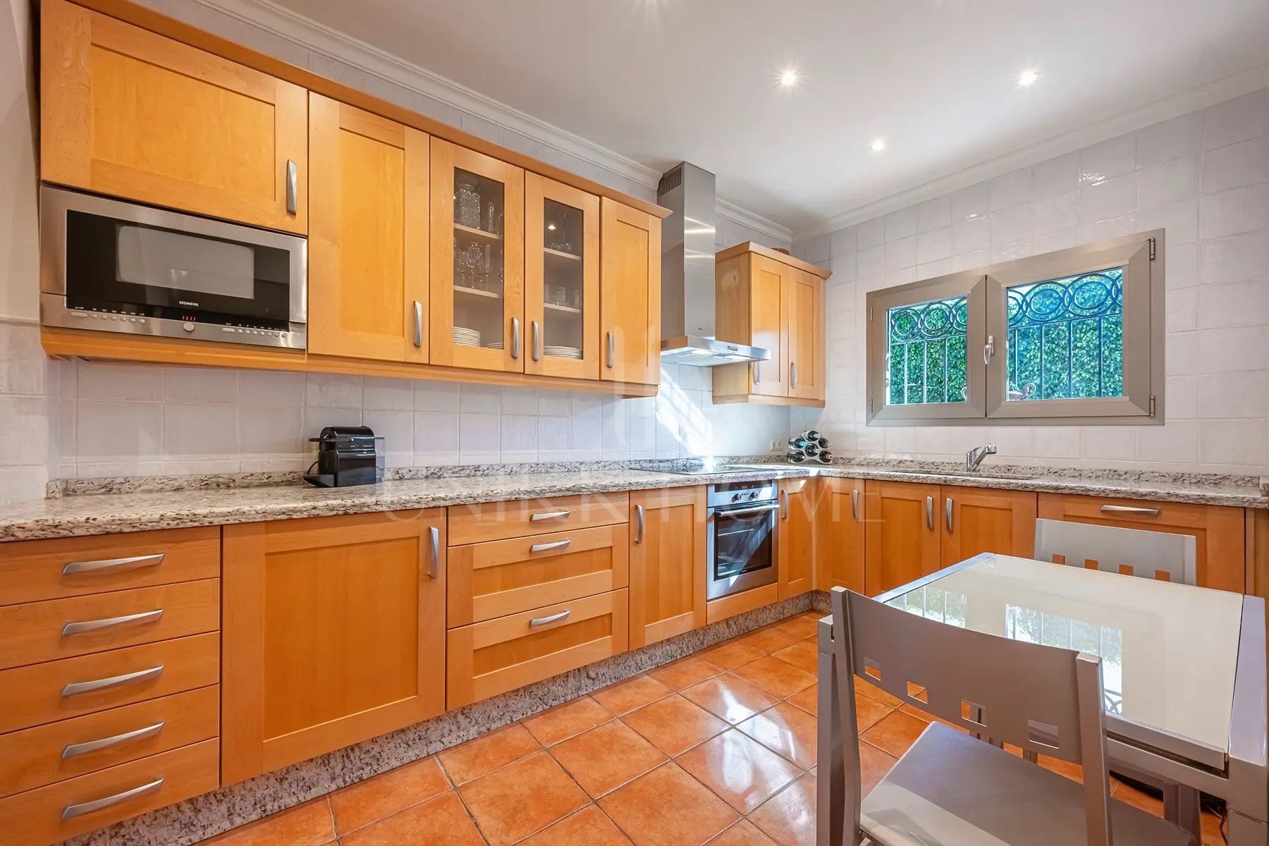 Villa en venta en Los Monteros Playa, Marbella Este
