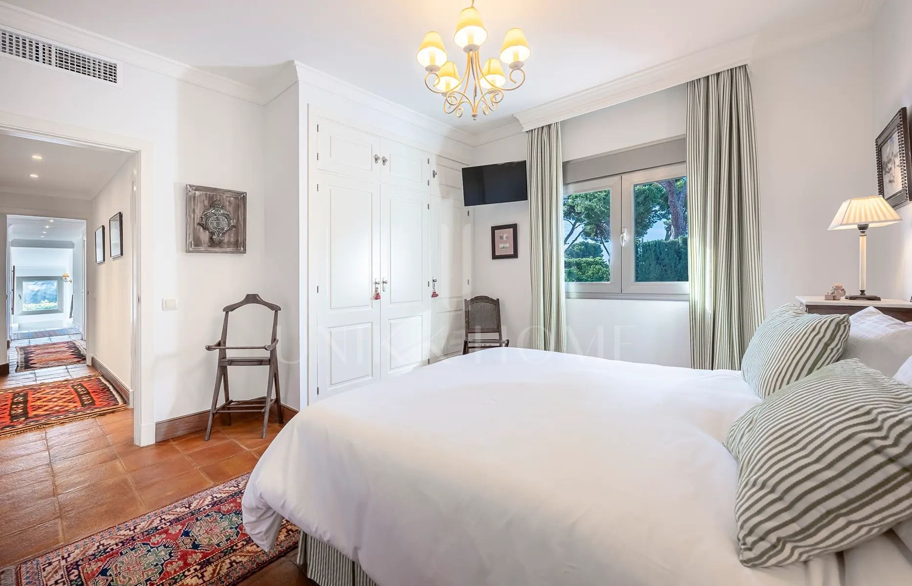 Villa en venta en Los Monteros Playa, Marbella Este