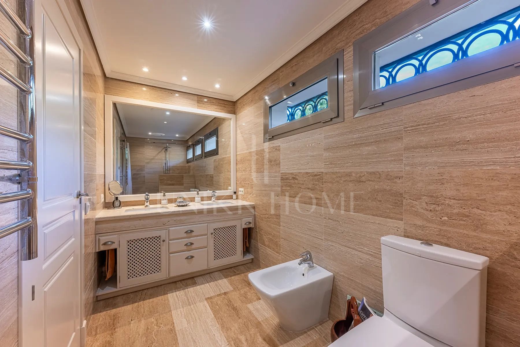 Villa en venta en Los Monteros Playa, Marbella Este