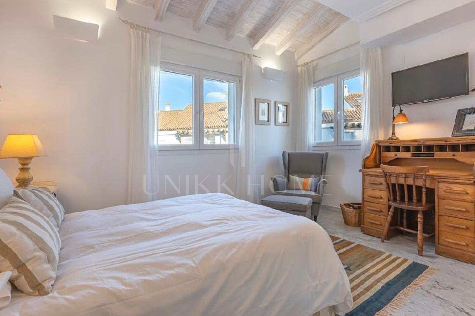 Apartment for sale in Bahia de Marbella, Marbella East