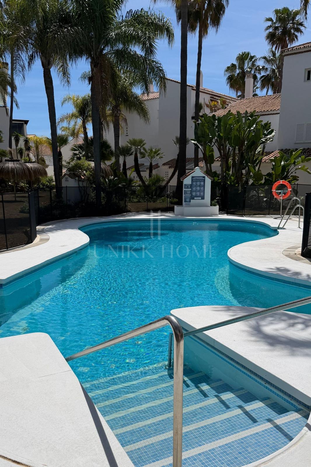 Apartment for sale in Bahia de Marbella, Marbella East