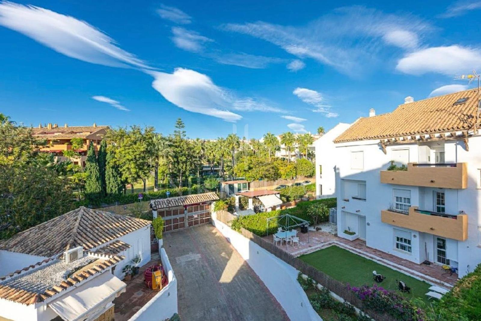 Apartment for sale in Bahia de Marbella, Marbella East