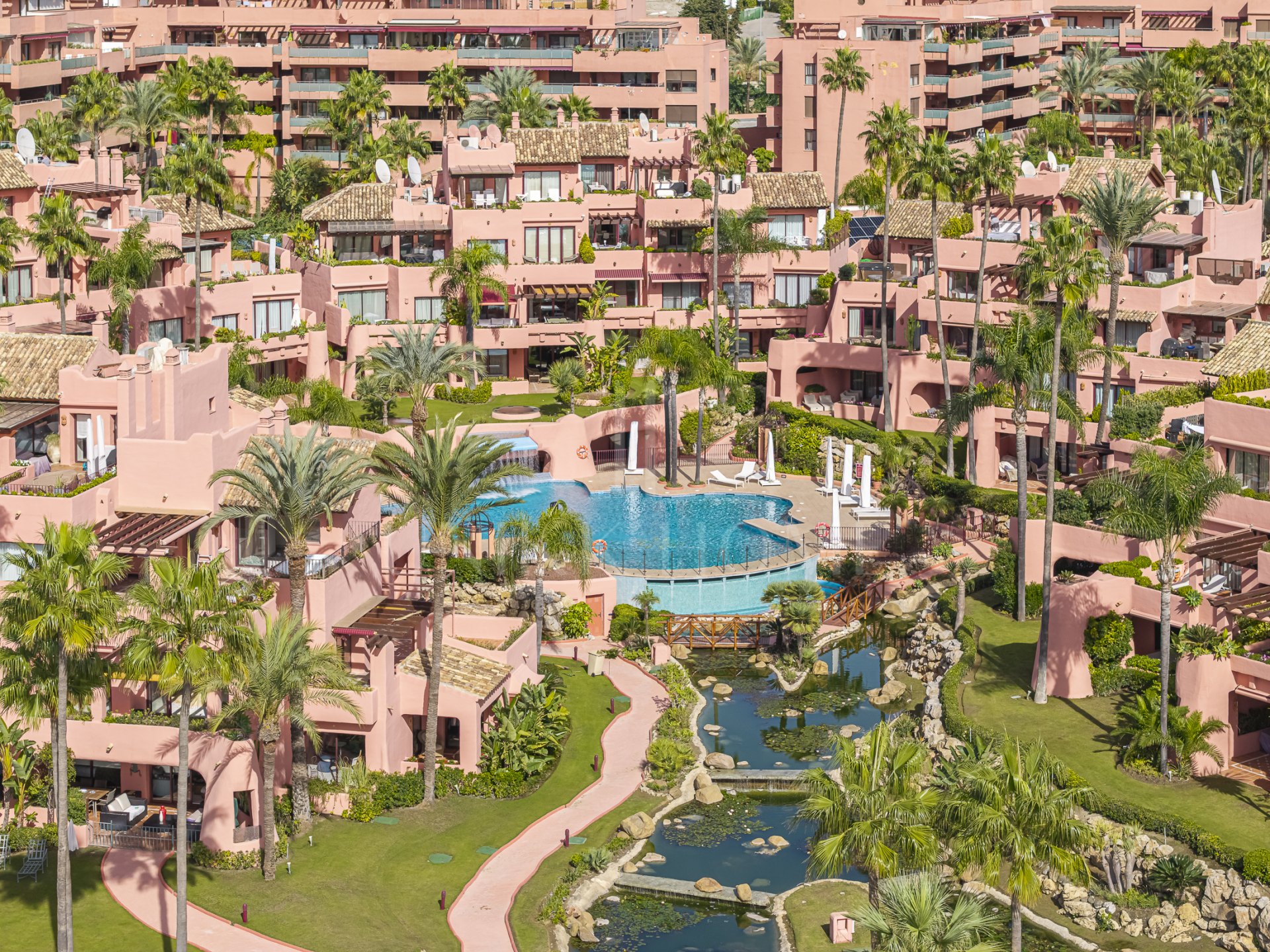 Ground Floor Apartment for sale in Cabo Bermejo, Estepona East