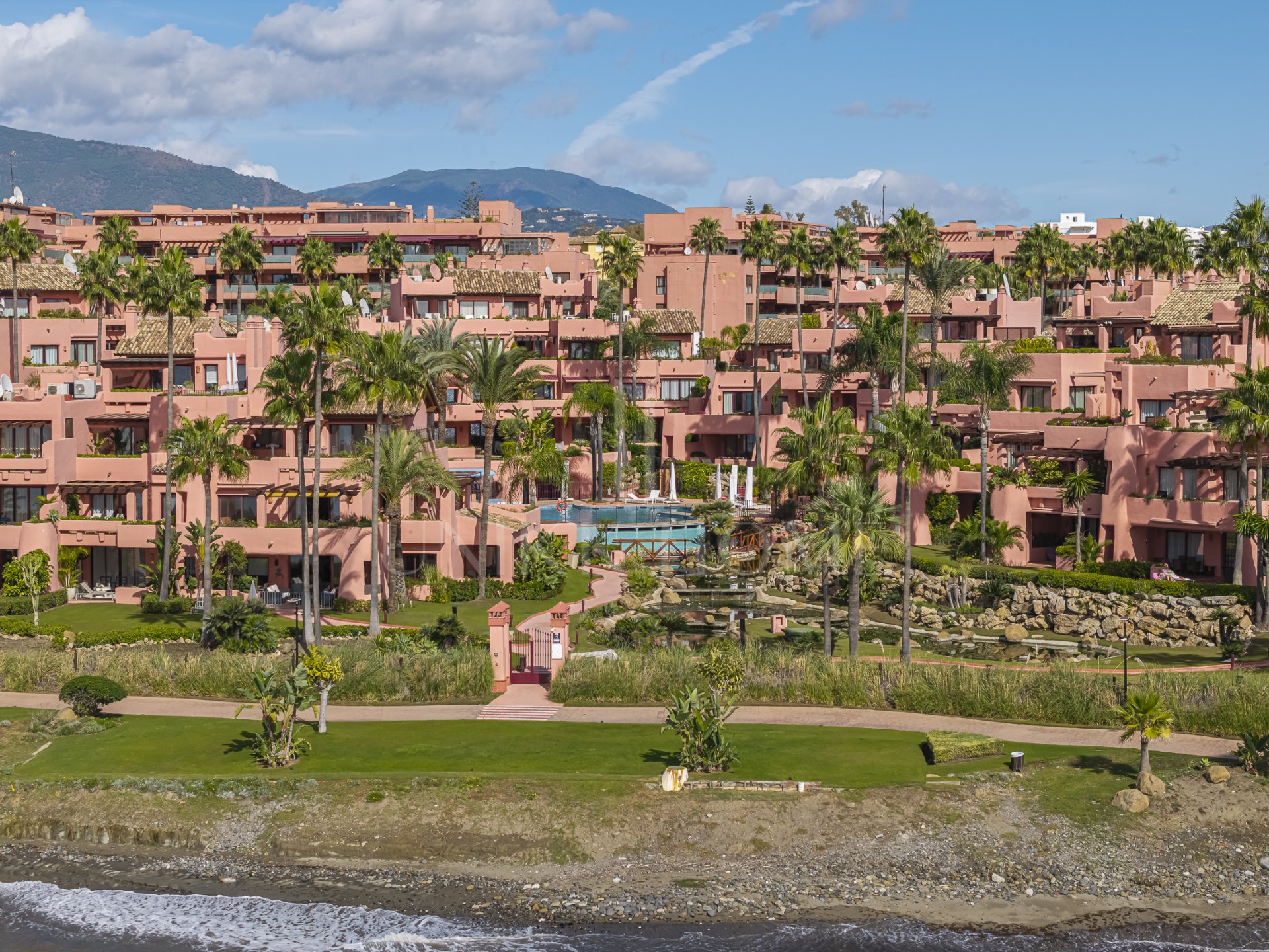 Ground Floor Apartment for sale in Cabo Bermejo, Estepona East