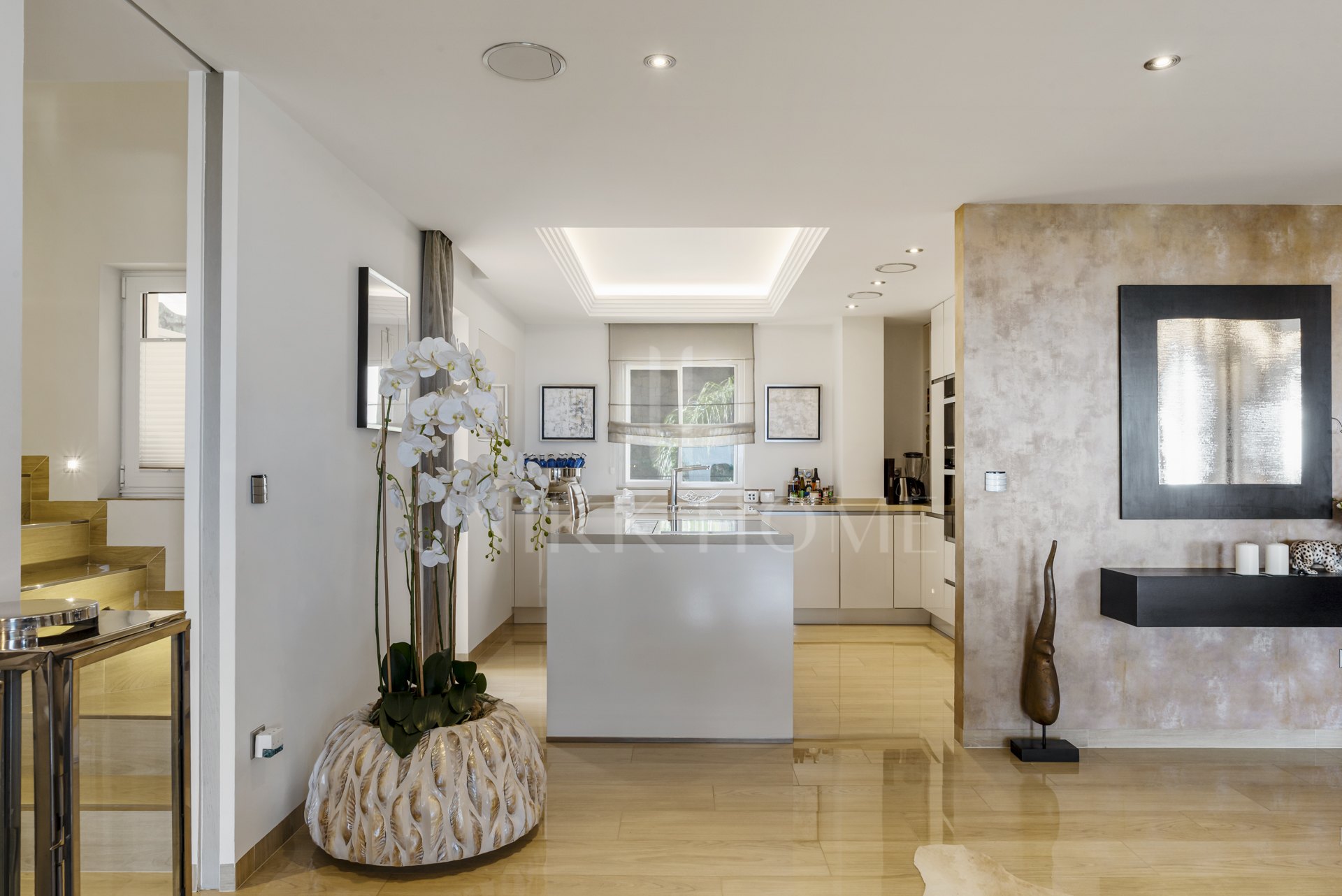 Penthouse for sale in Puerto del Almendro, Benahavis