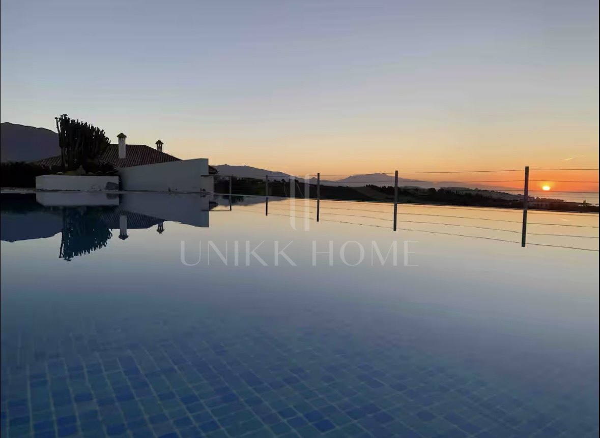 Villa en venta en Manilva