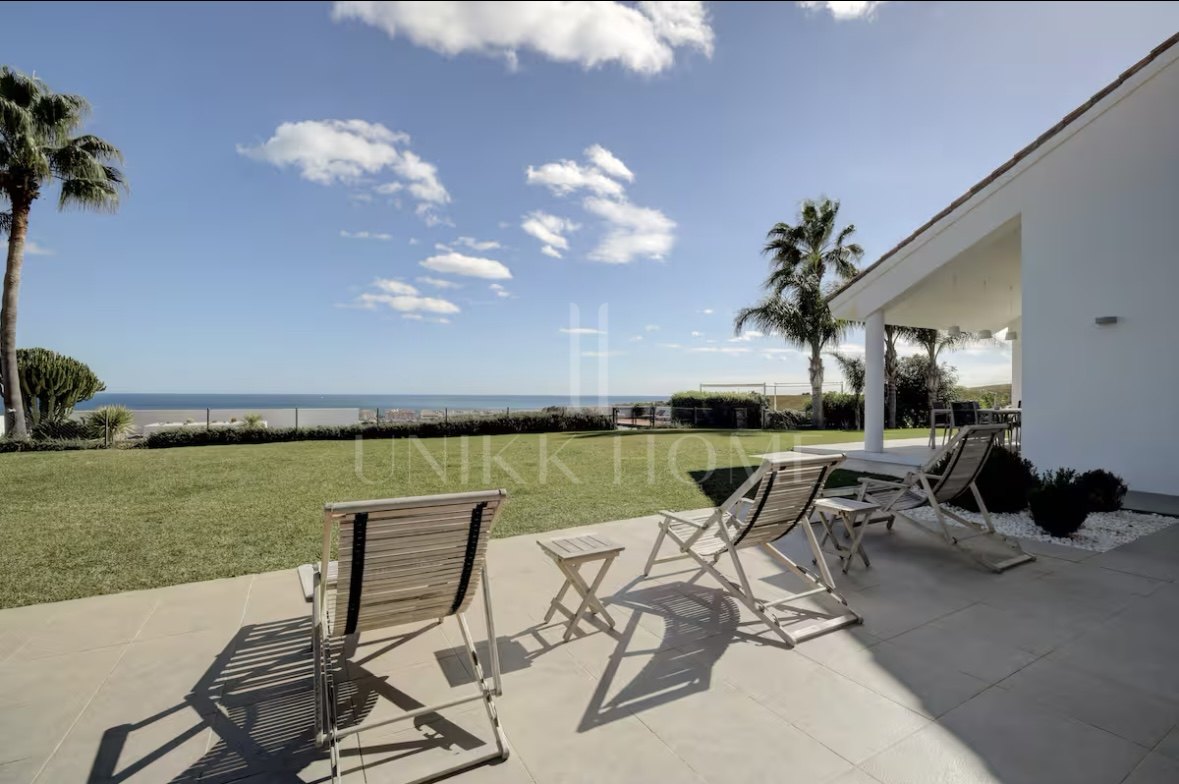 Villa en venta en Manilva