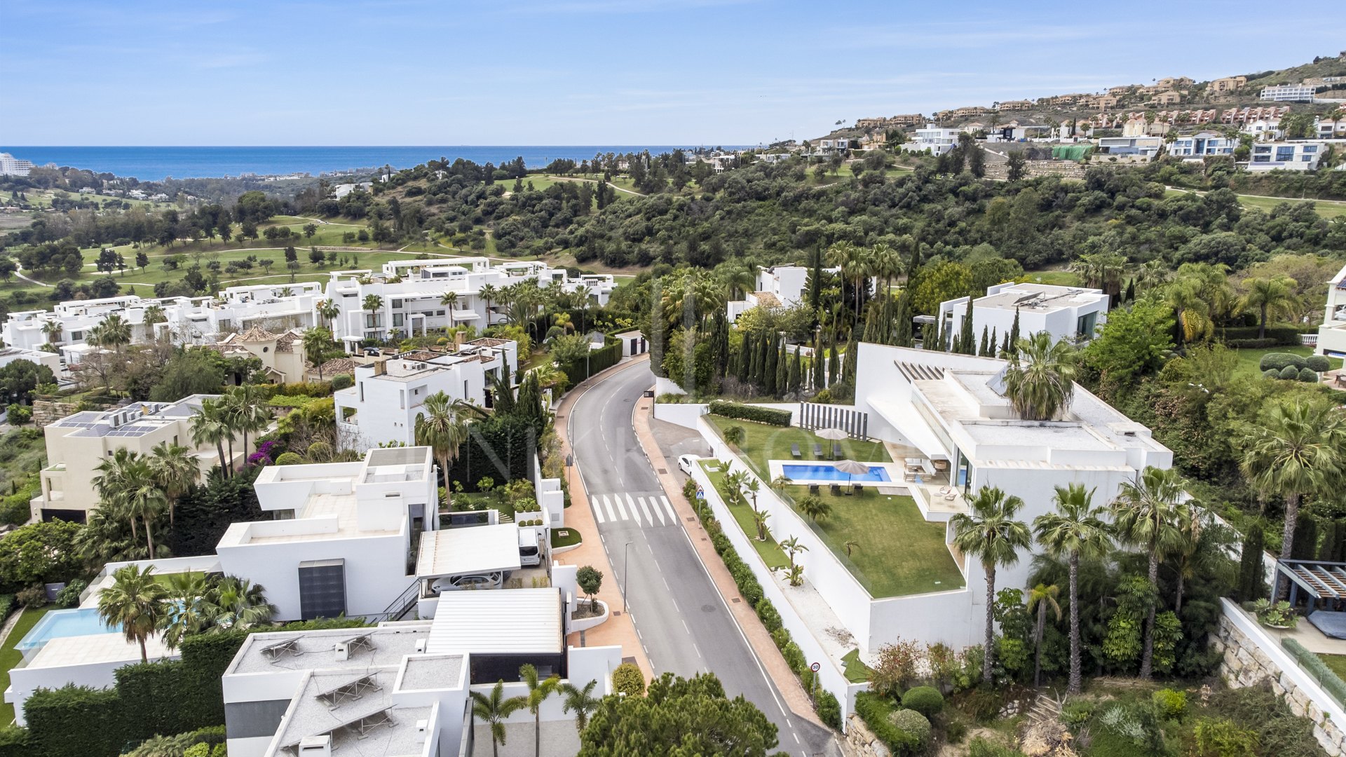 Villa en venta en La Alqueria, Benahavis