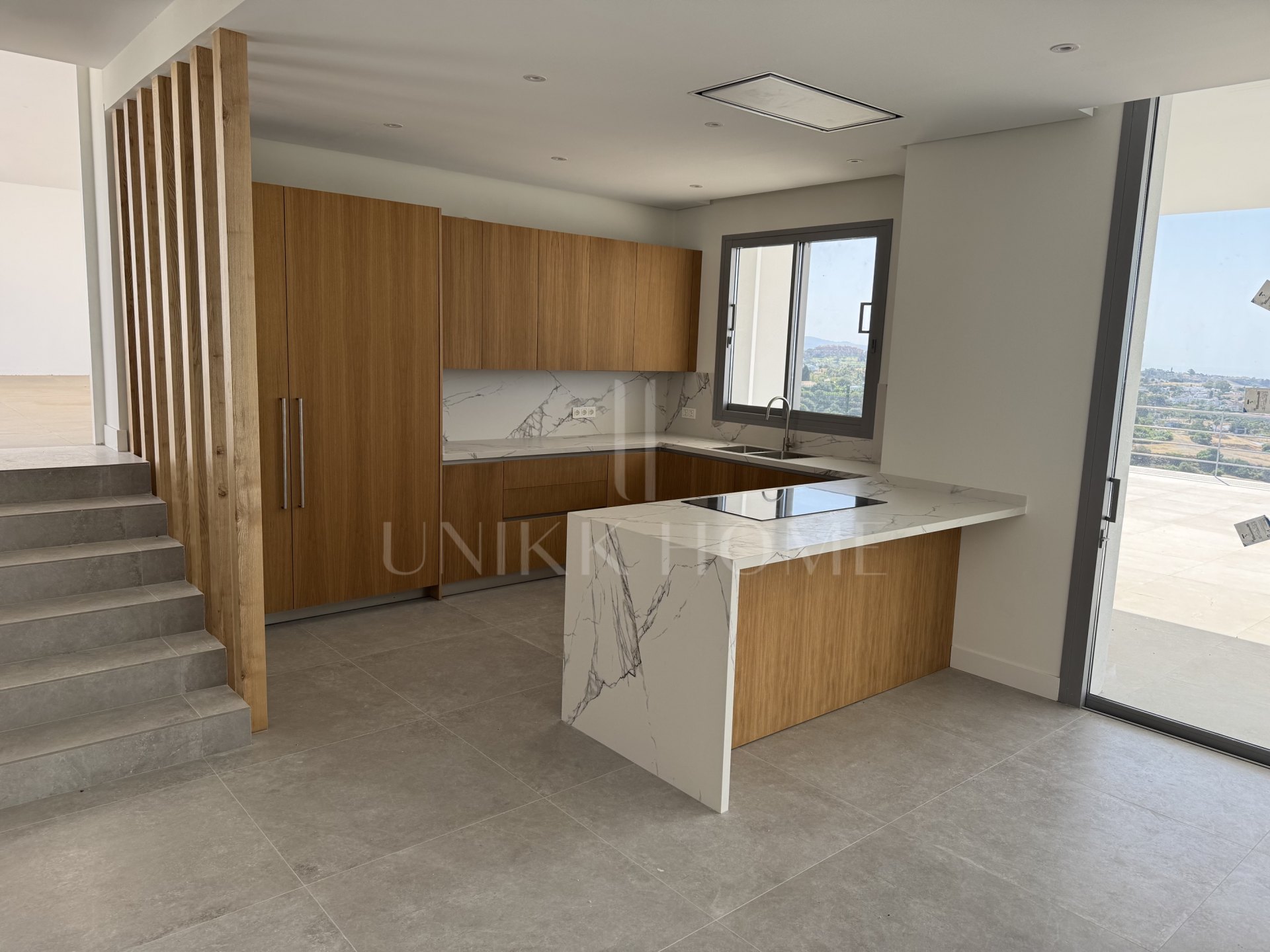 Villa en venta en Los Arqueros, Benahavis