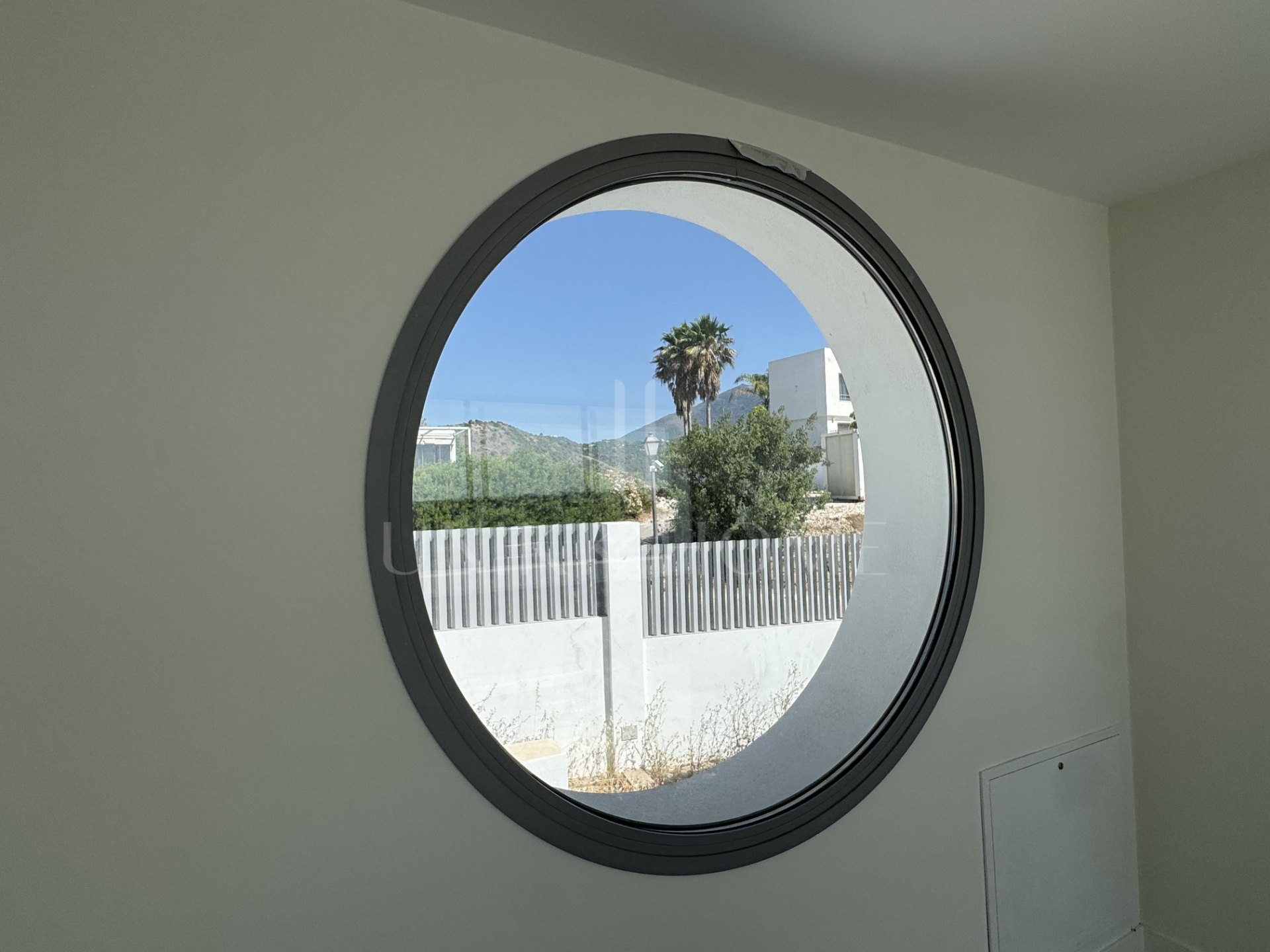 Villa en venta en Los Arqueros, Benahavis