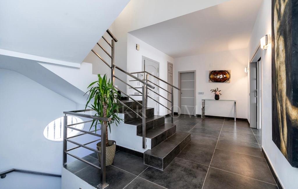 Villa for sale in Las Brisas, Nueva Andalucia