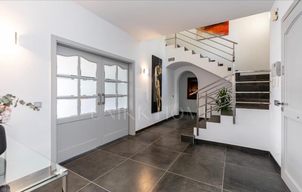 Villa for sale in Las Brisas, Nueva Andalucia
