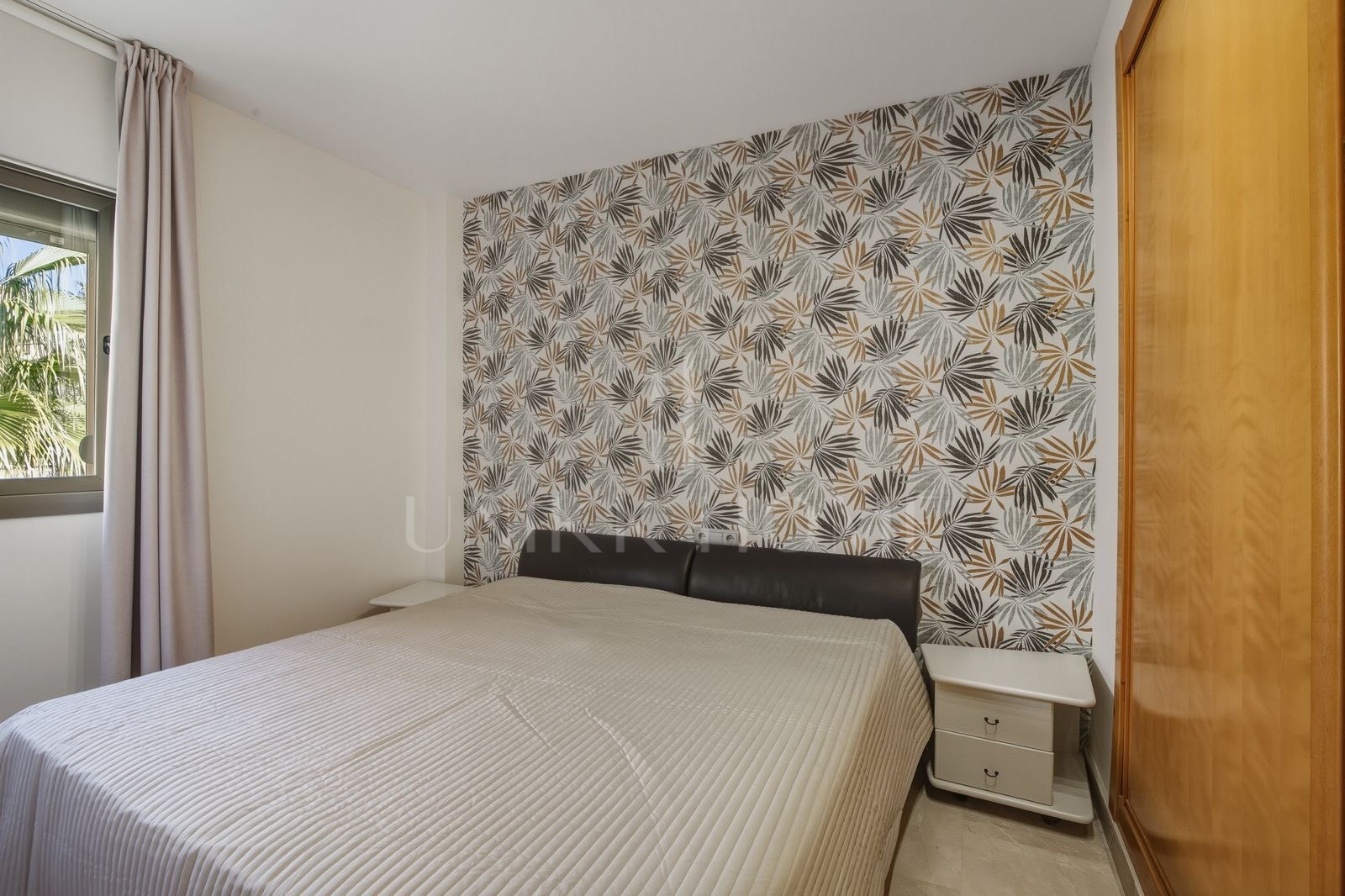 Penthouse for sale in Altos del Paraiso, Benahavis