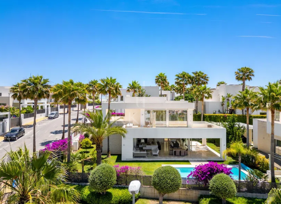 Villa en venta en Rio Real, Marbella Este