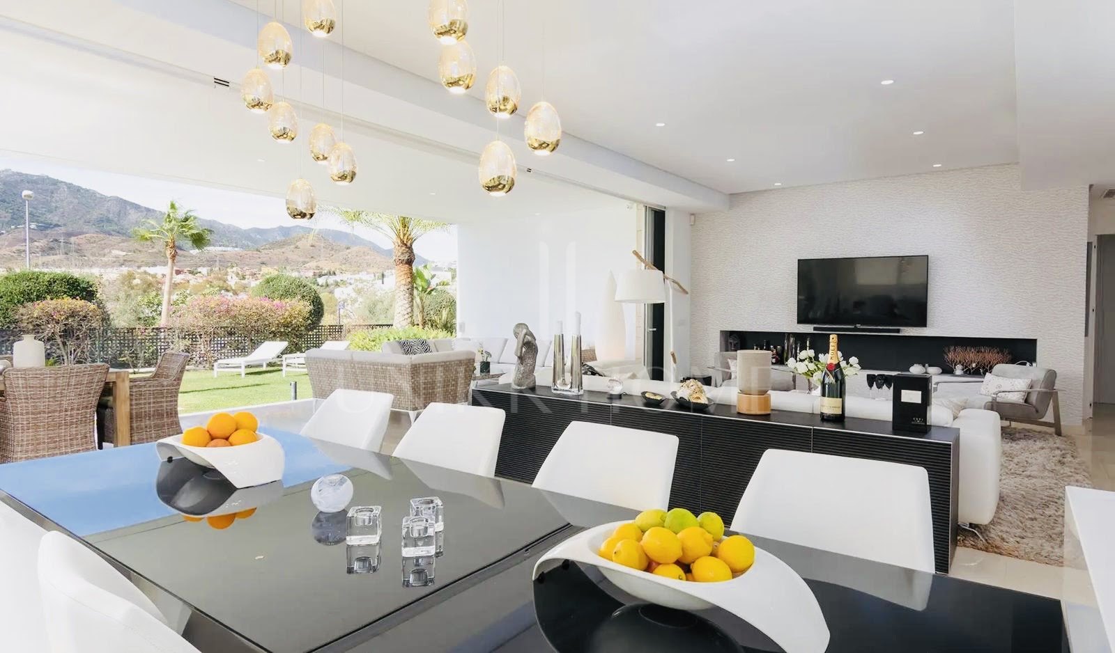 Villa en venta en Rio Real, Marbella Este