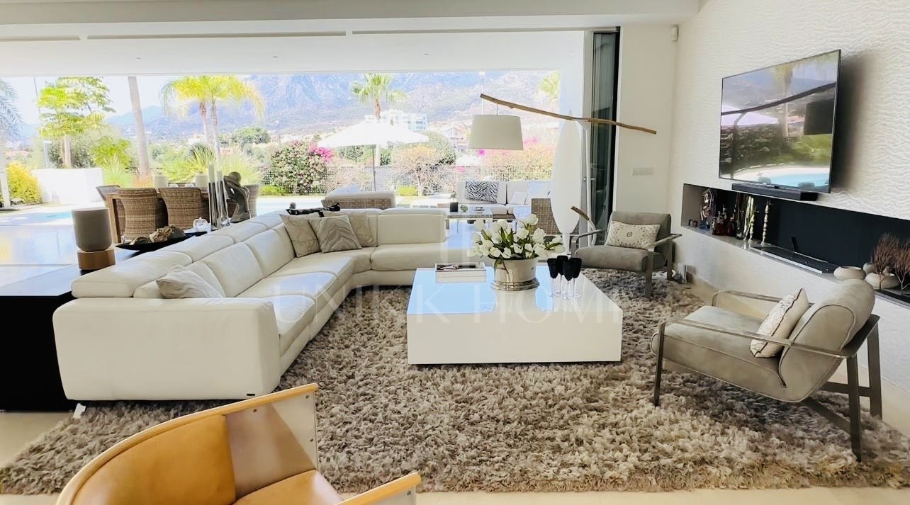Villa en venta en Rio Real, Marbella Este