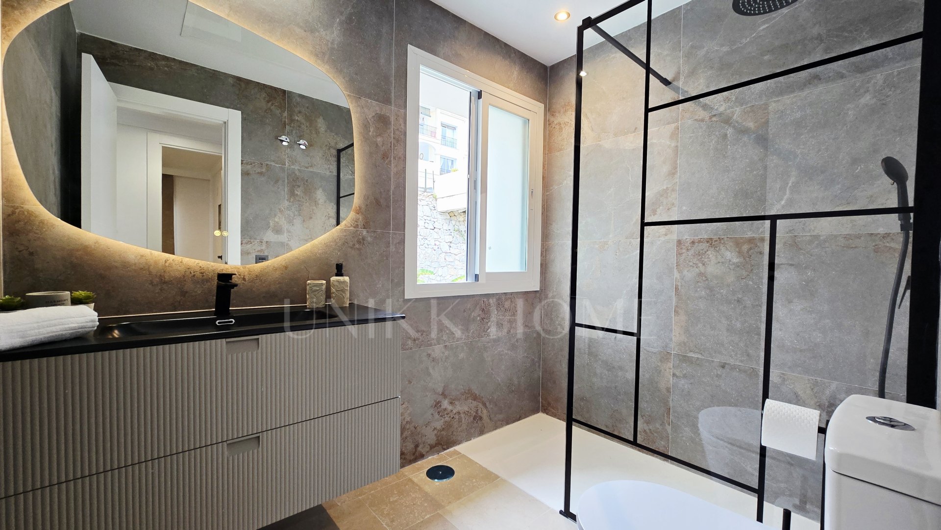 Apartment for sale in La Quinta, Benahavis