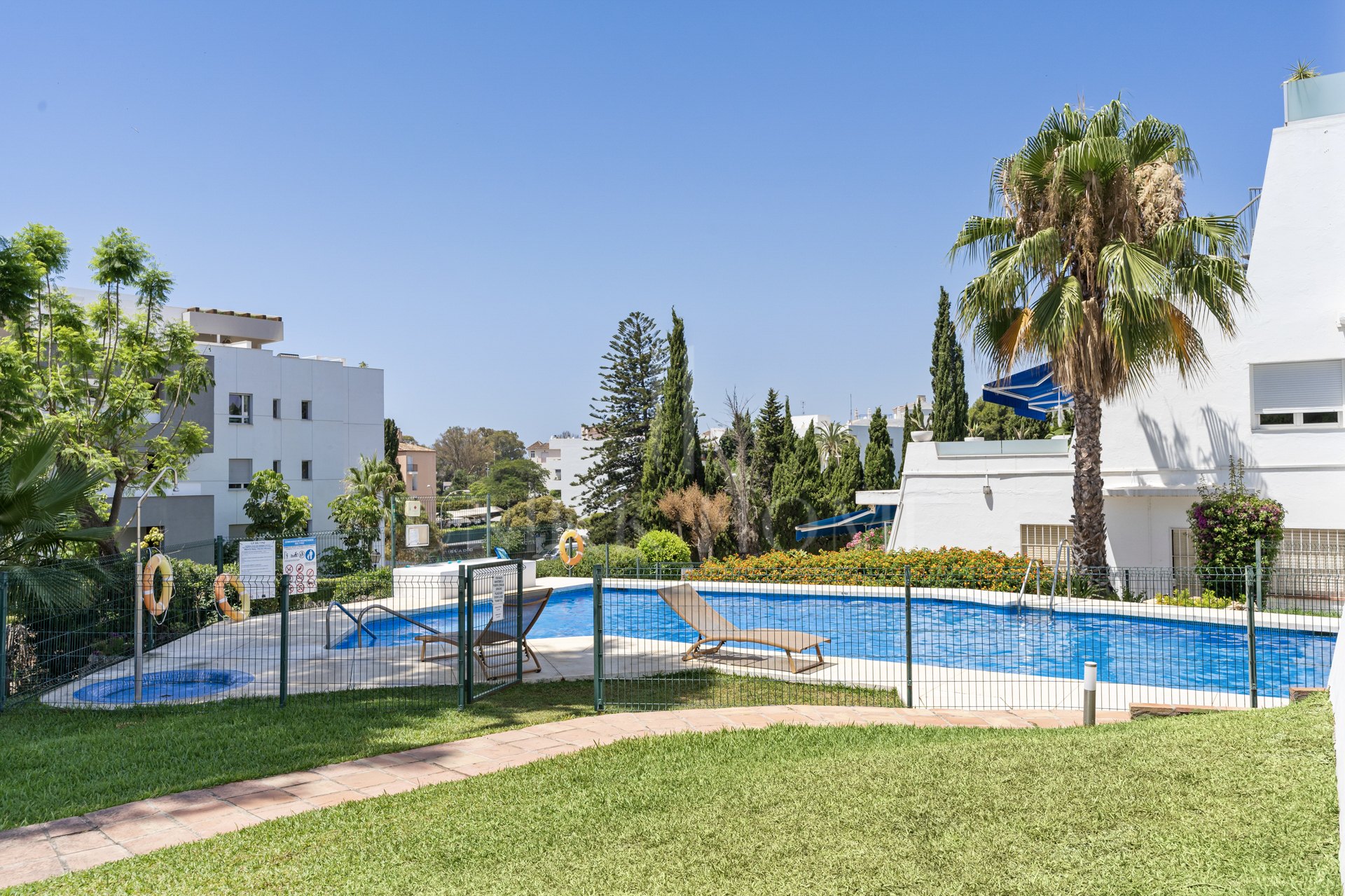 Ground Floor Apartment for sale in Sol y Paz, Nueva Andalucia