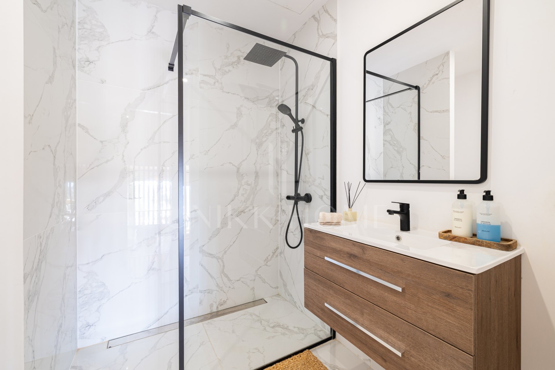 Penthouse for sale in Les Belvederes, Nueva Andalucia