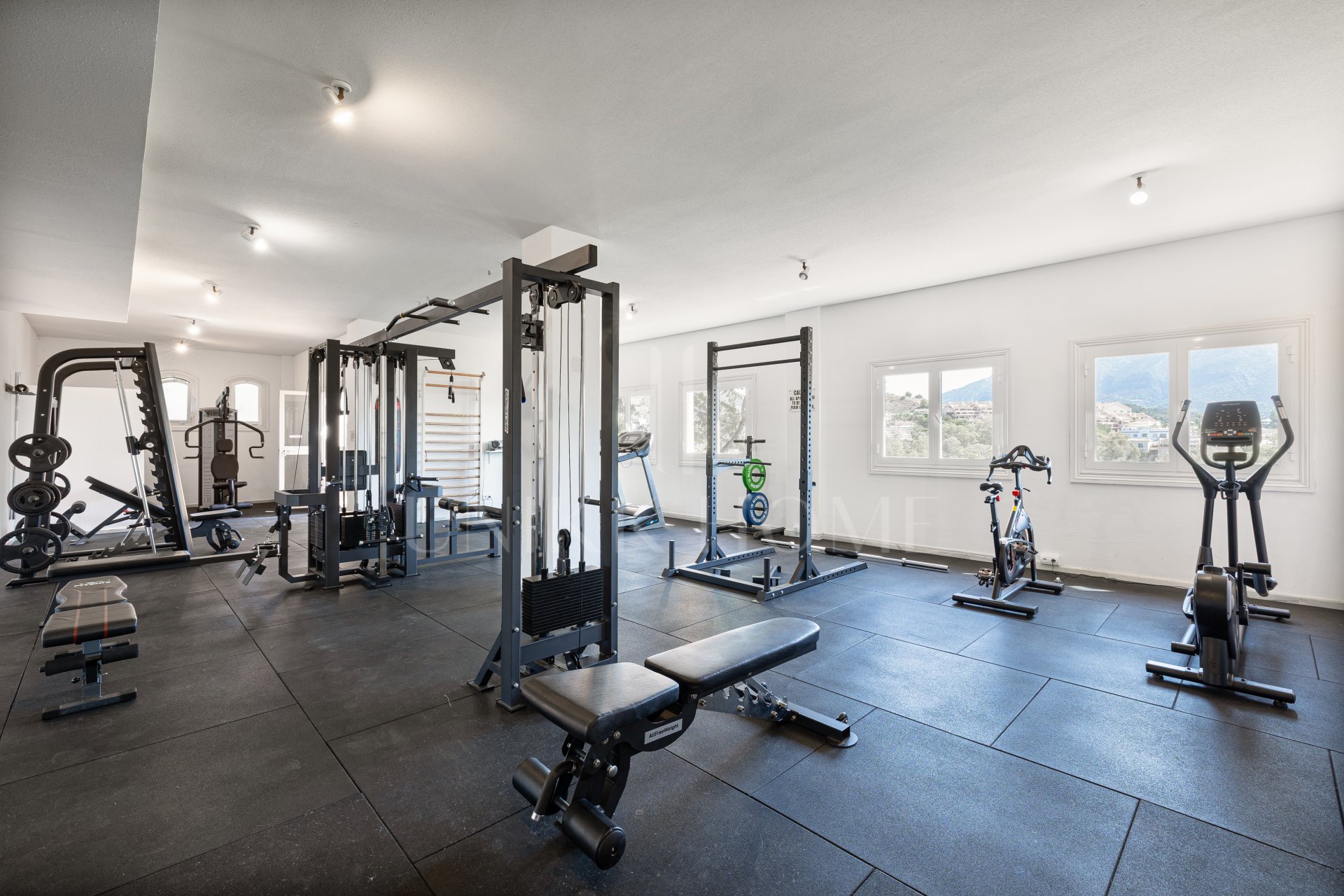 Penthouse for sale in Les Belvederes, Nueva Andalucia