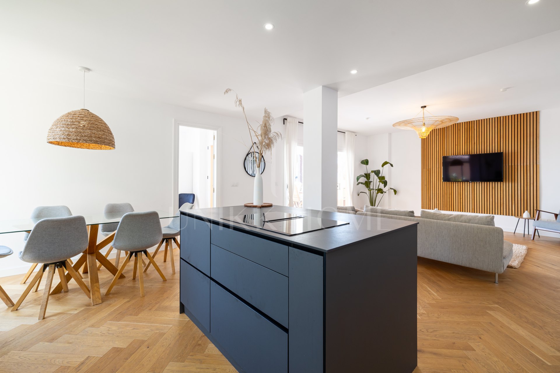 Penthouse for sale in Les Belvederes, Nueva Andalucia