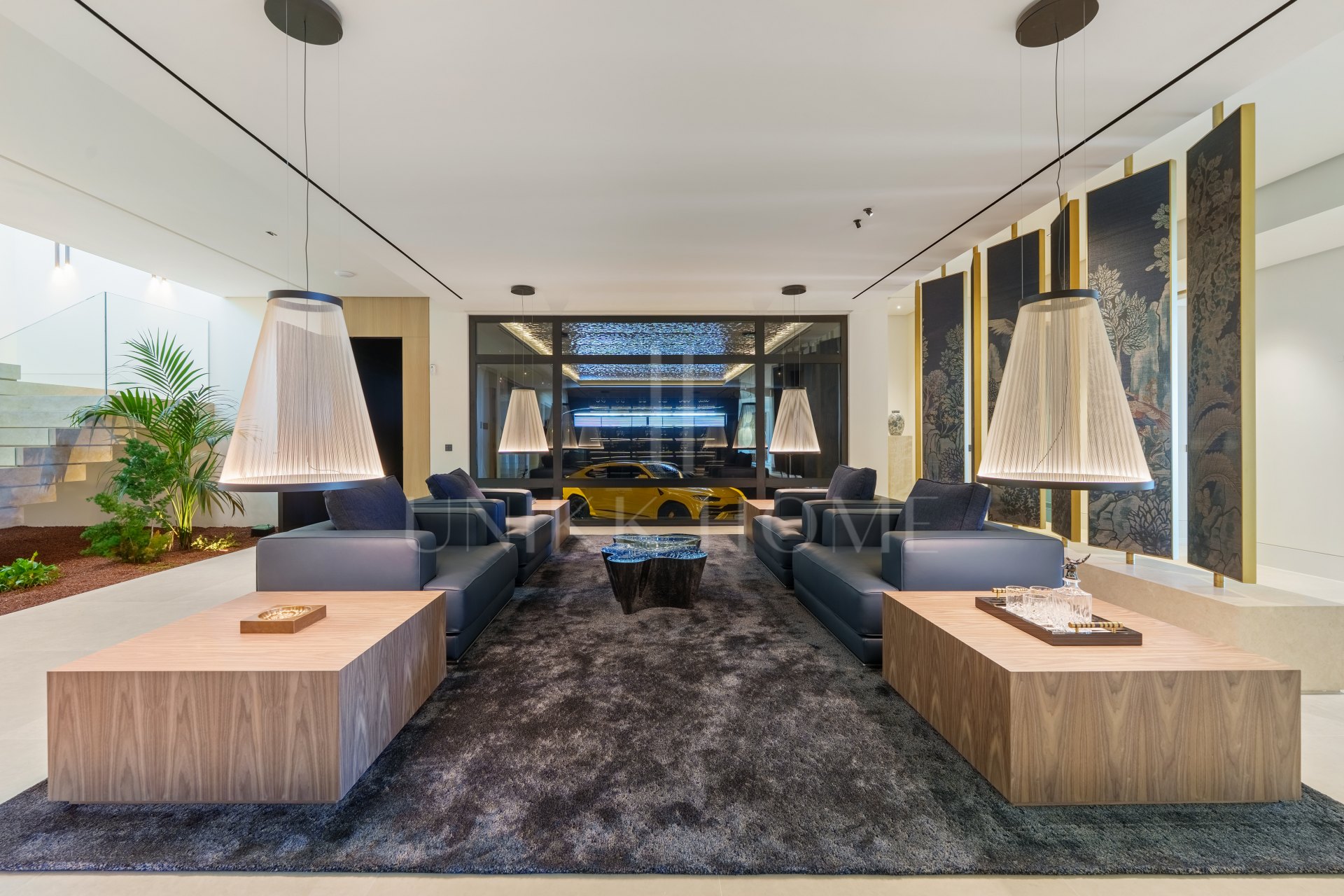 Villa for sale in El Herrojo, Benahavis