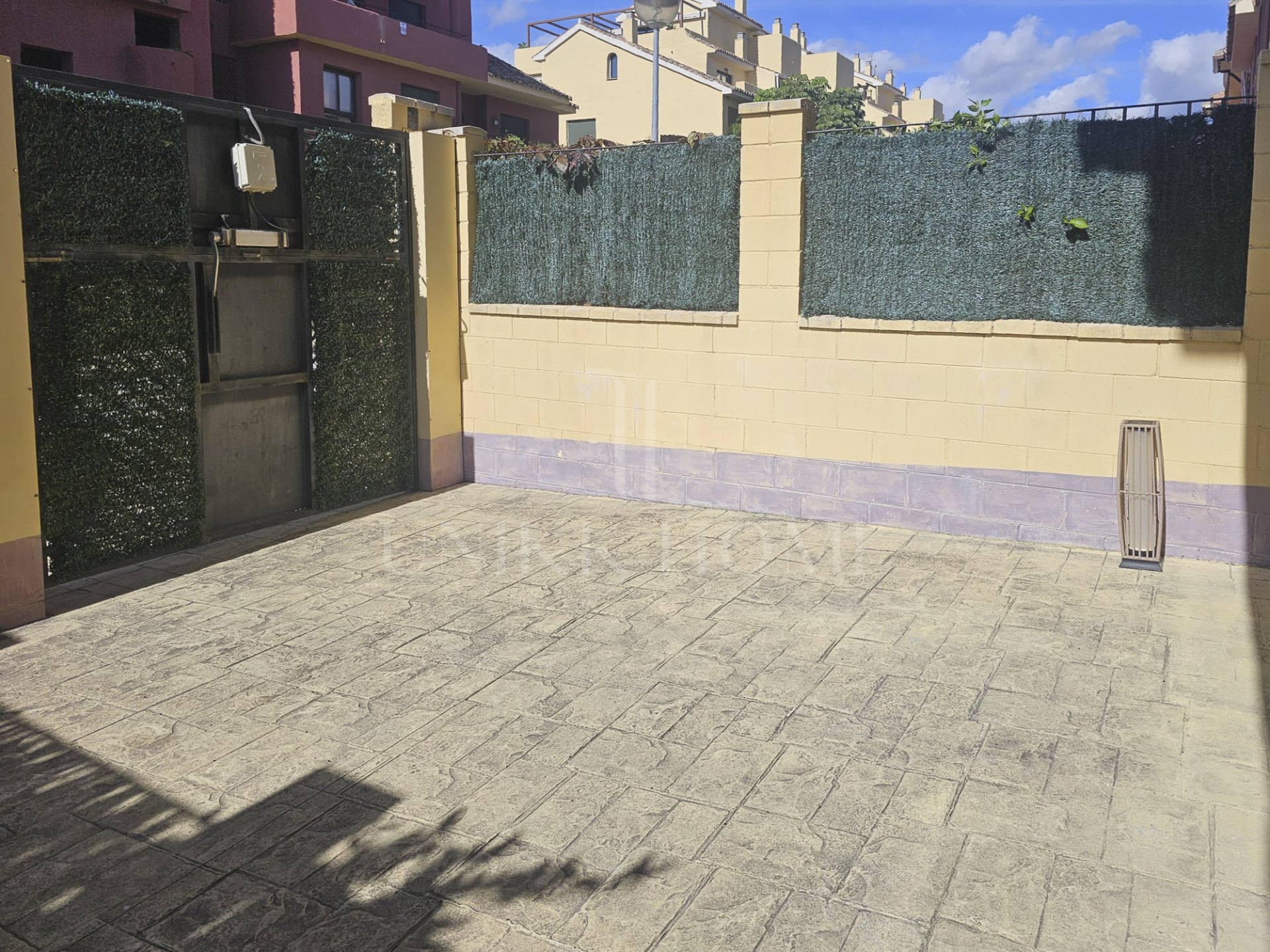 Town House for sale in Cancelada, Estepona East