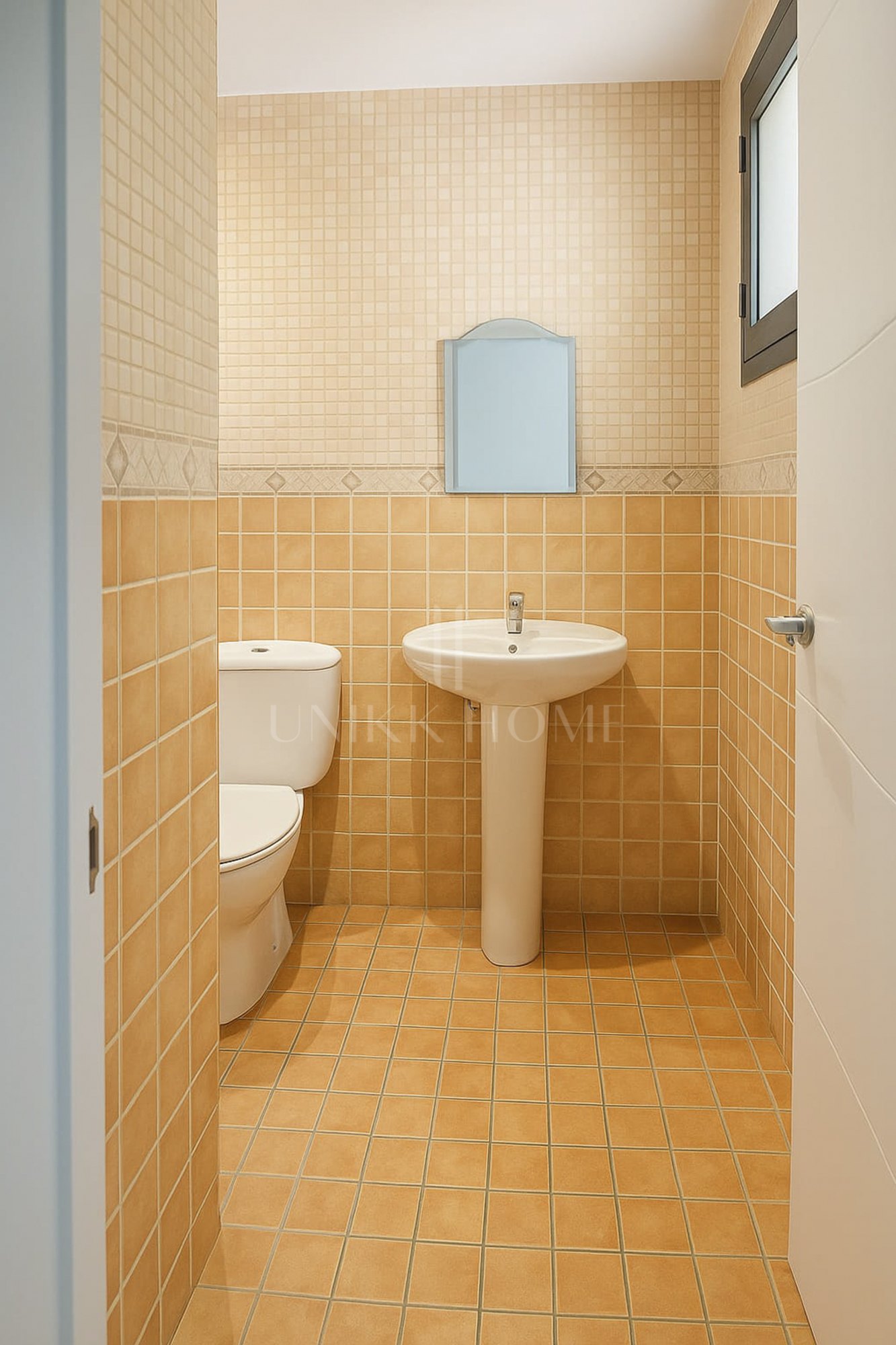 Town House for sale in Cancelada, Estepona East