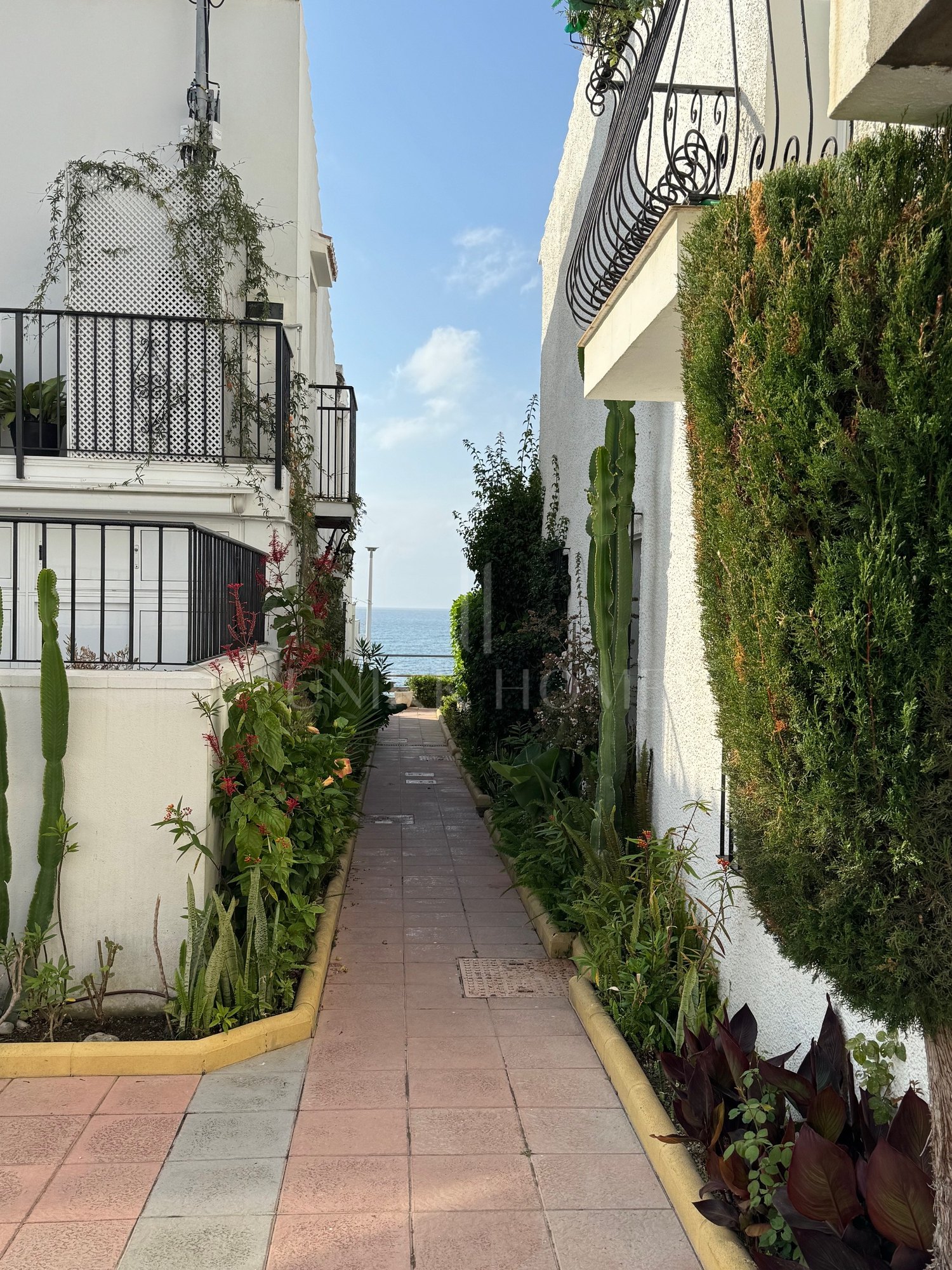 Town House for sale in El Pirata, Estepona East