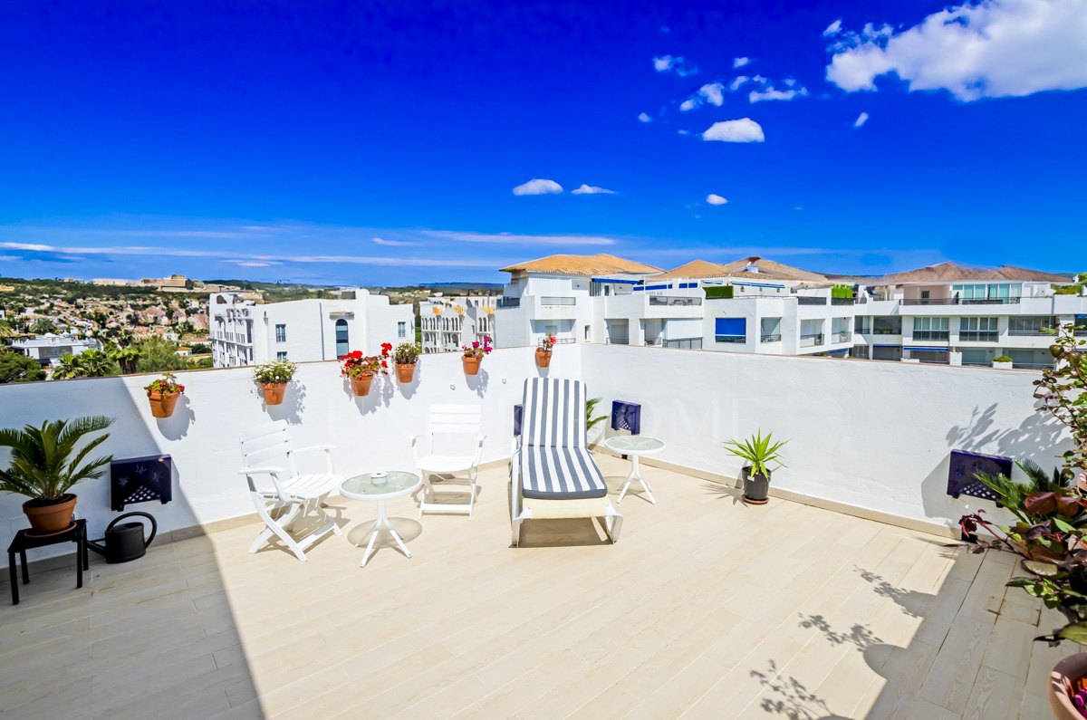 Ático en venta en Jardines del Puerto, Puerto Banus