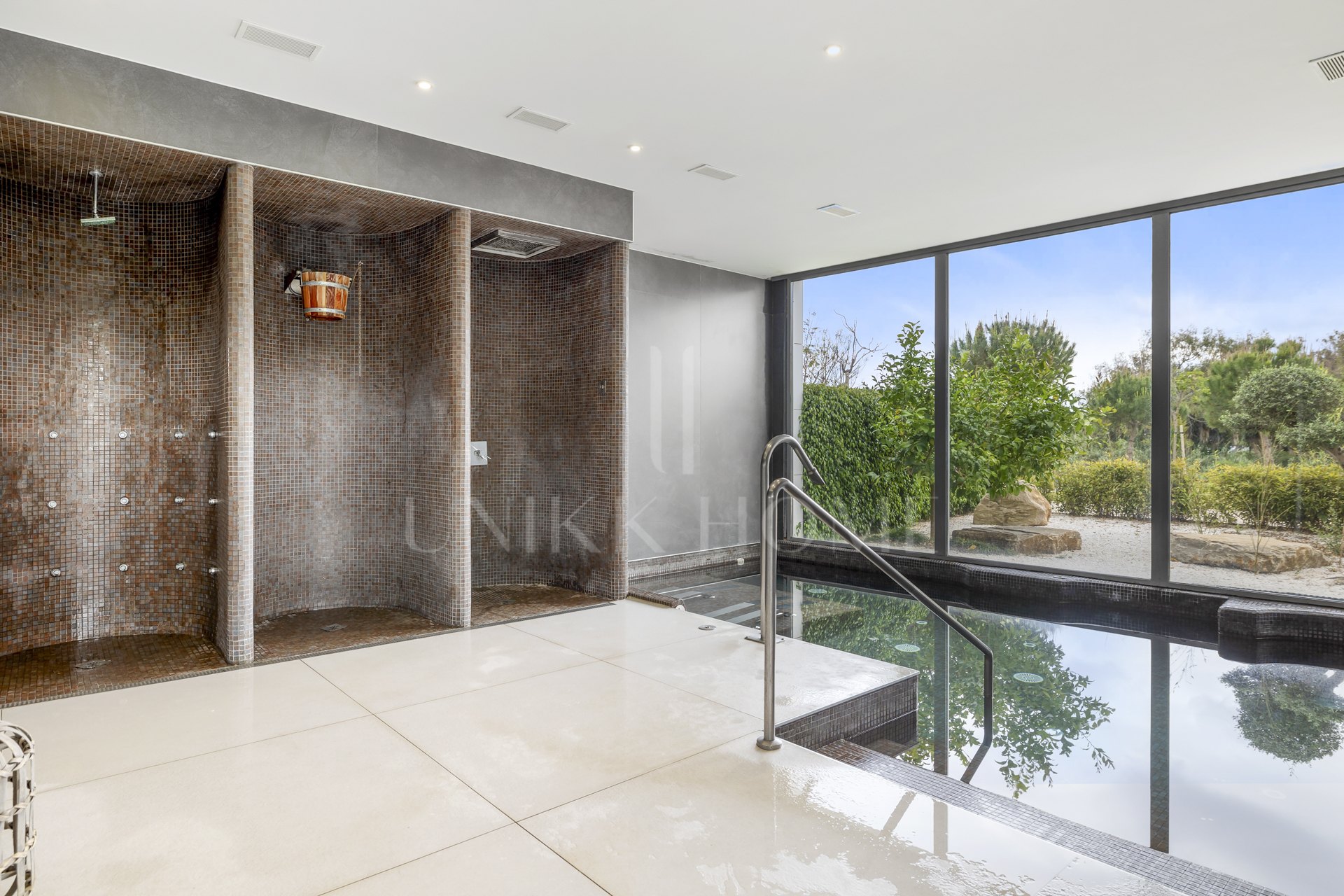 Apartamento en venta en The Edge, Estepona Oeste