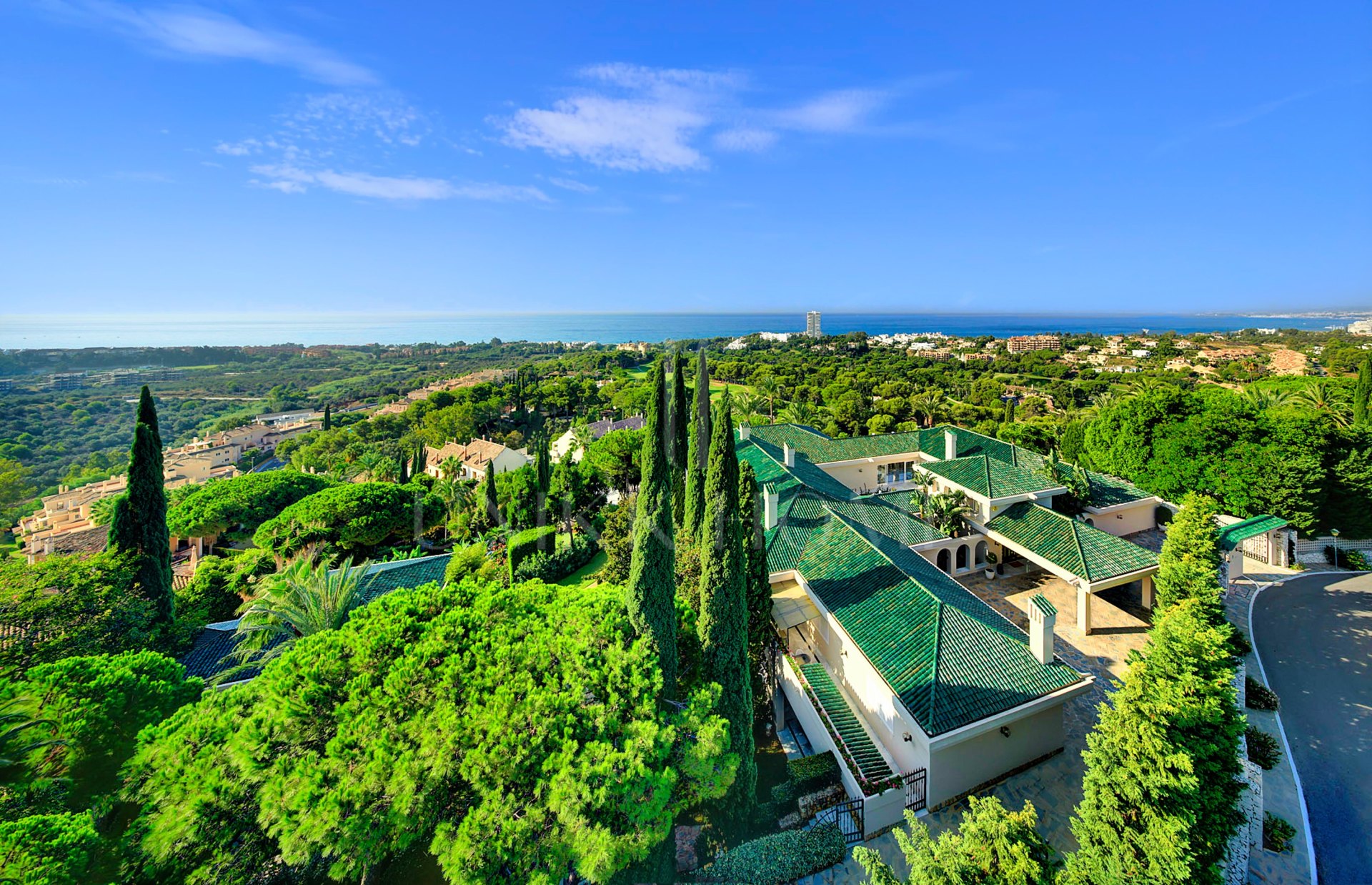Villa en venta en Rio Real Golf, Marbella Este