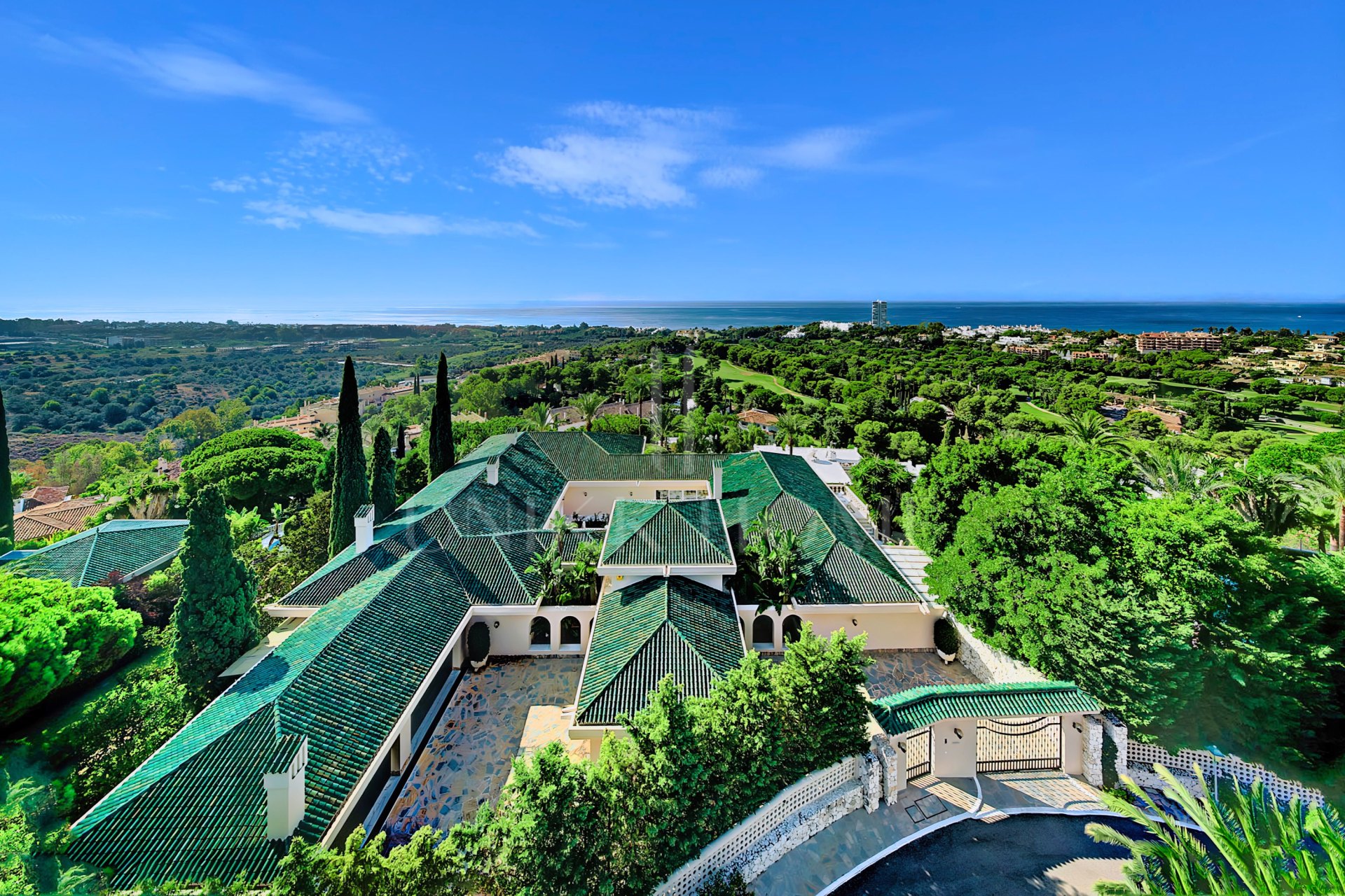 Villa en venta en Rio Real Golf, Marbella Este
