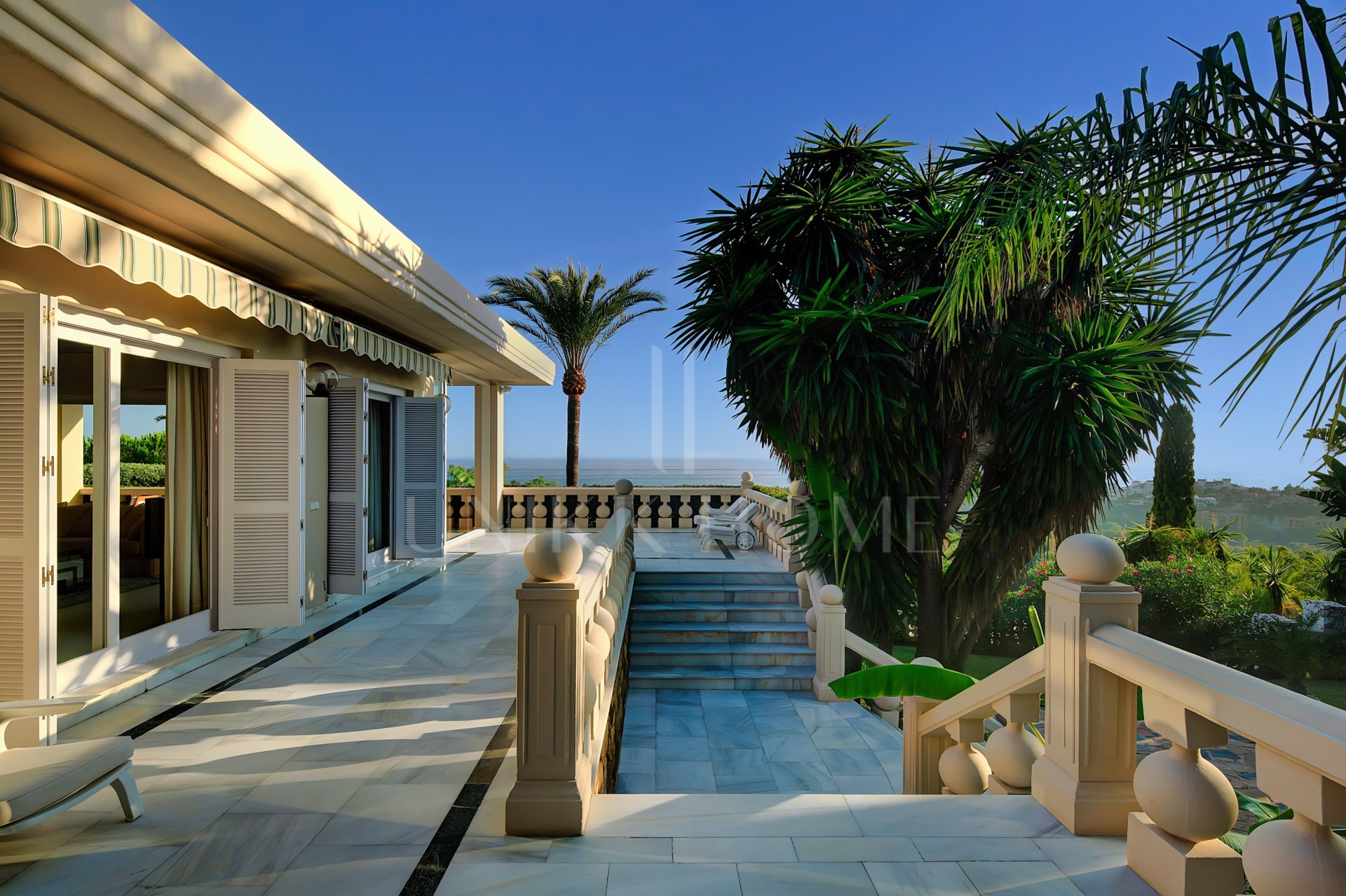 Villa en venta en Rio Real Golf, Marbella Este