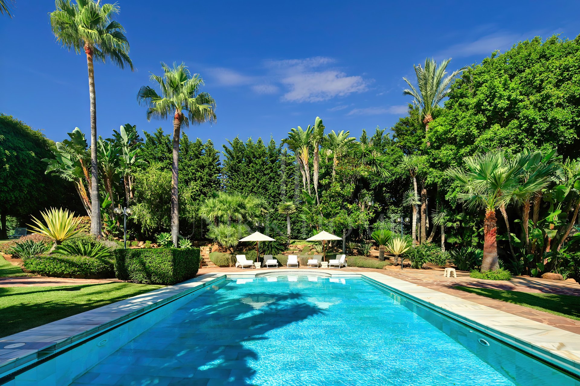Villa en venta en Rio Real Golf, Marbella Este