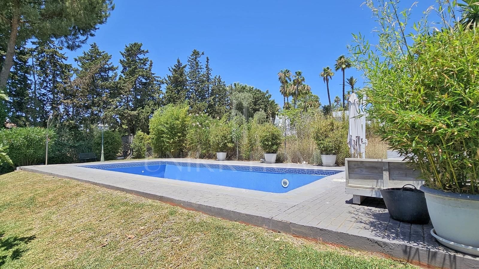 Villa en venta en Paraiso Barronal, Estepona Este