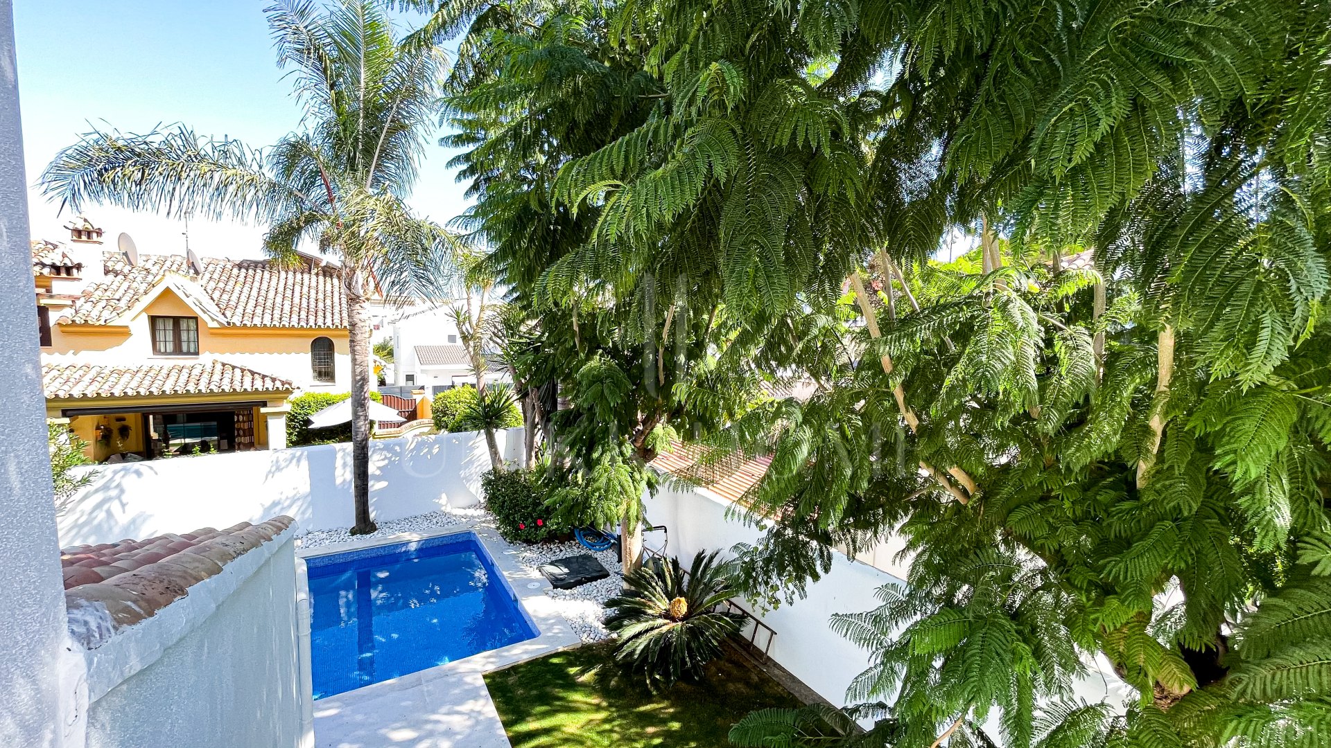 Villa for sale in Rodeo Alto, Nueva Andalucia