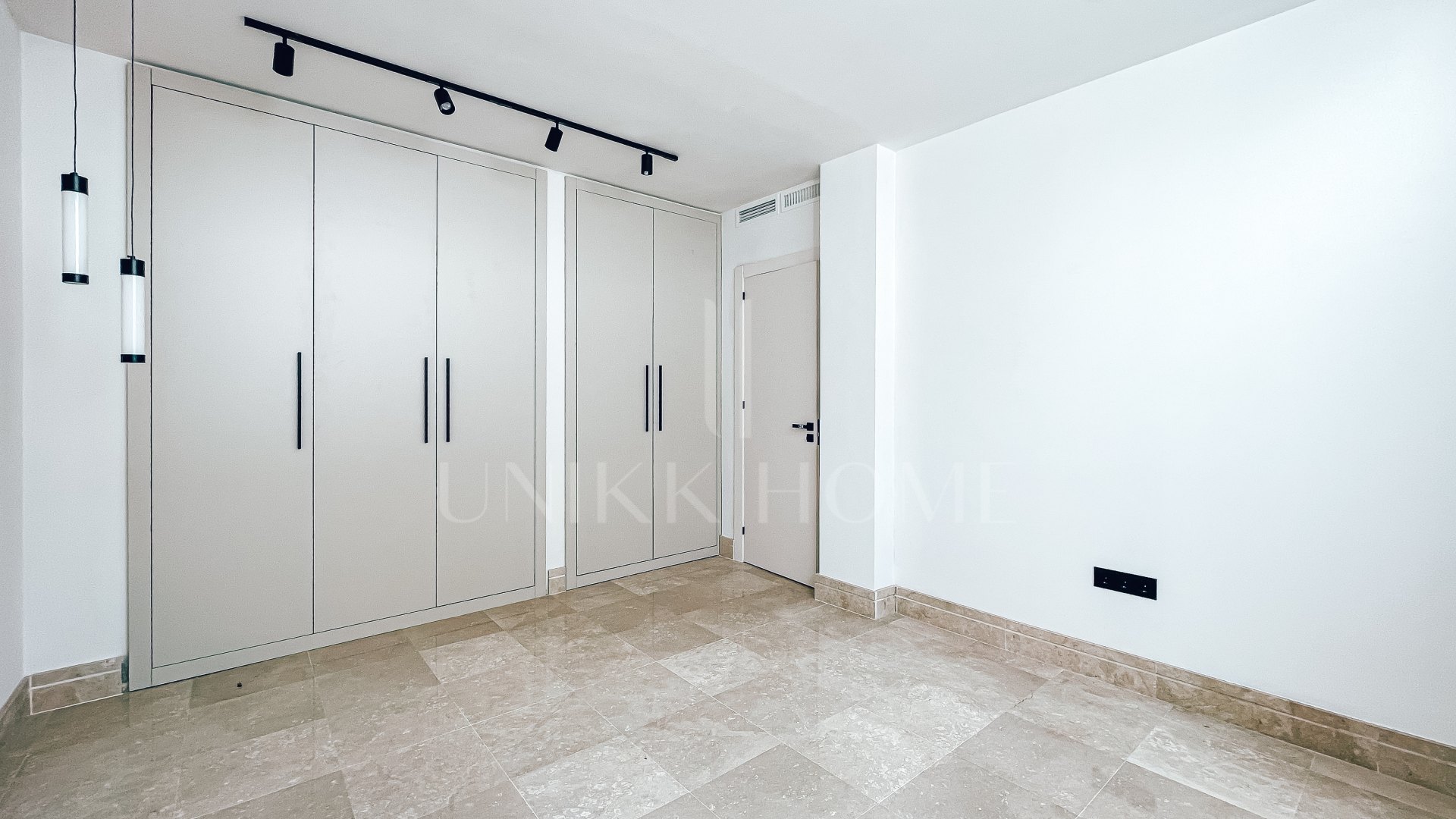 Villa for sale in Rodeo Alto, Nueva Andalucia