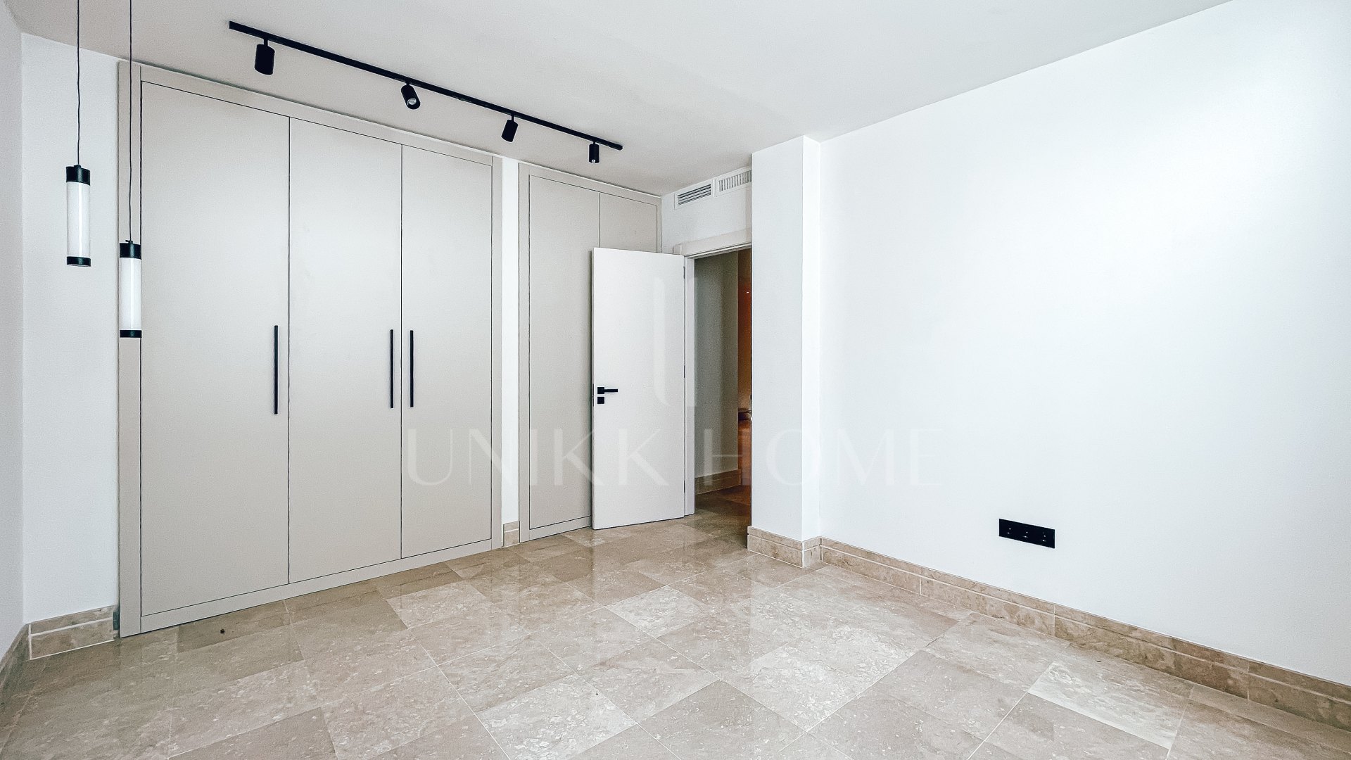 Villa for sale in Rodeo Alto, Nueva Andalucia